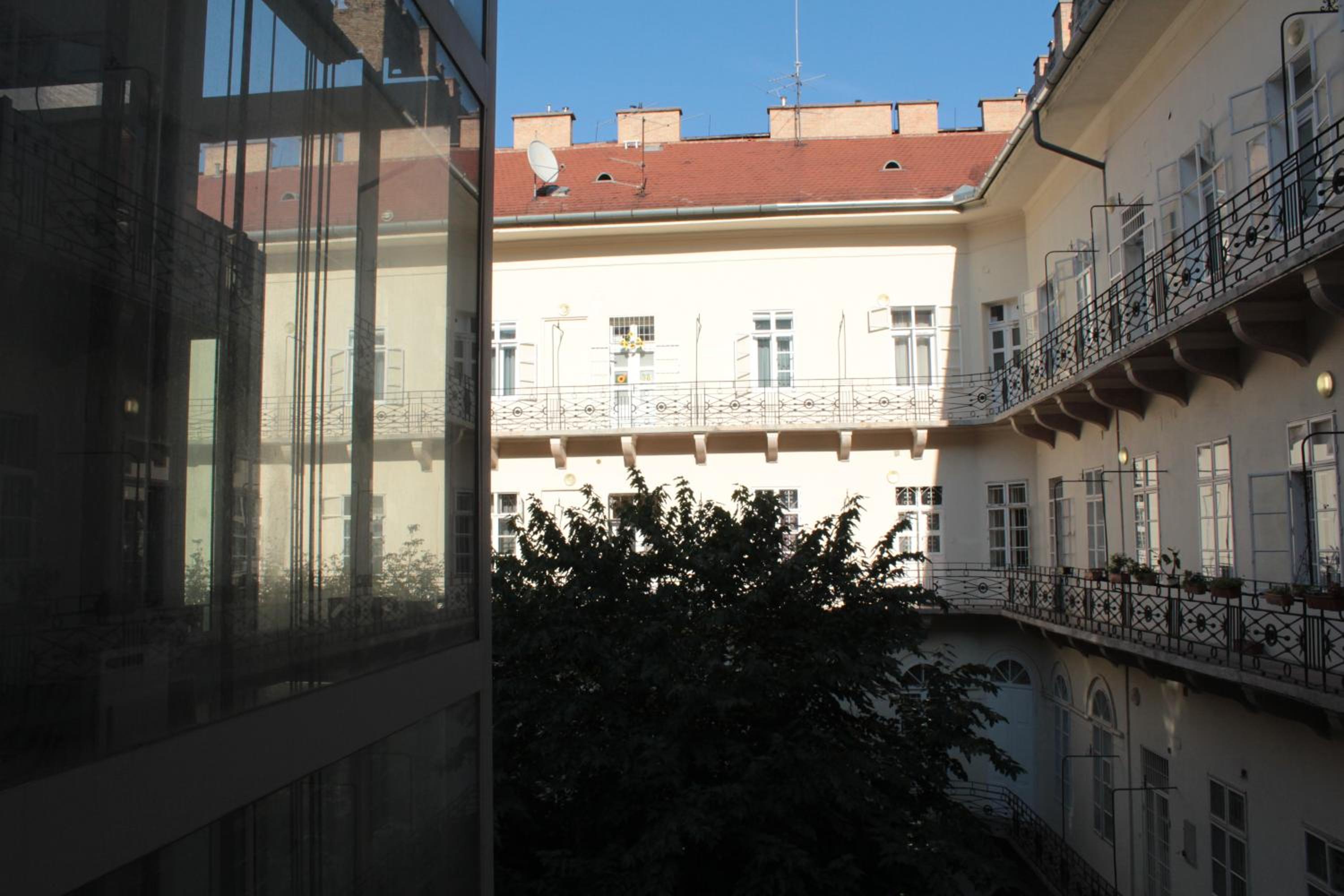 Apartment - Photo 11