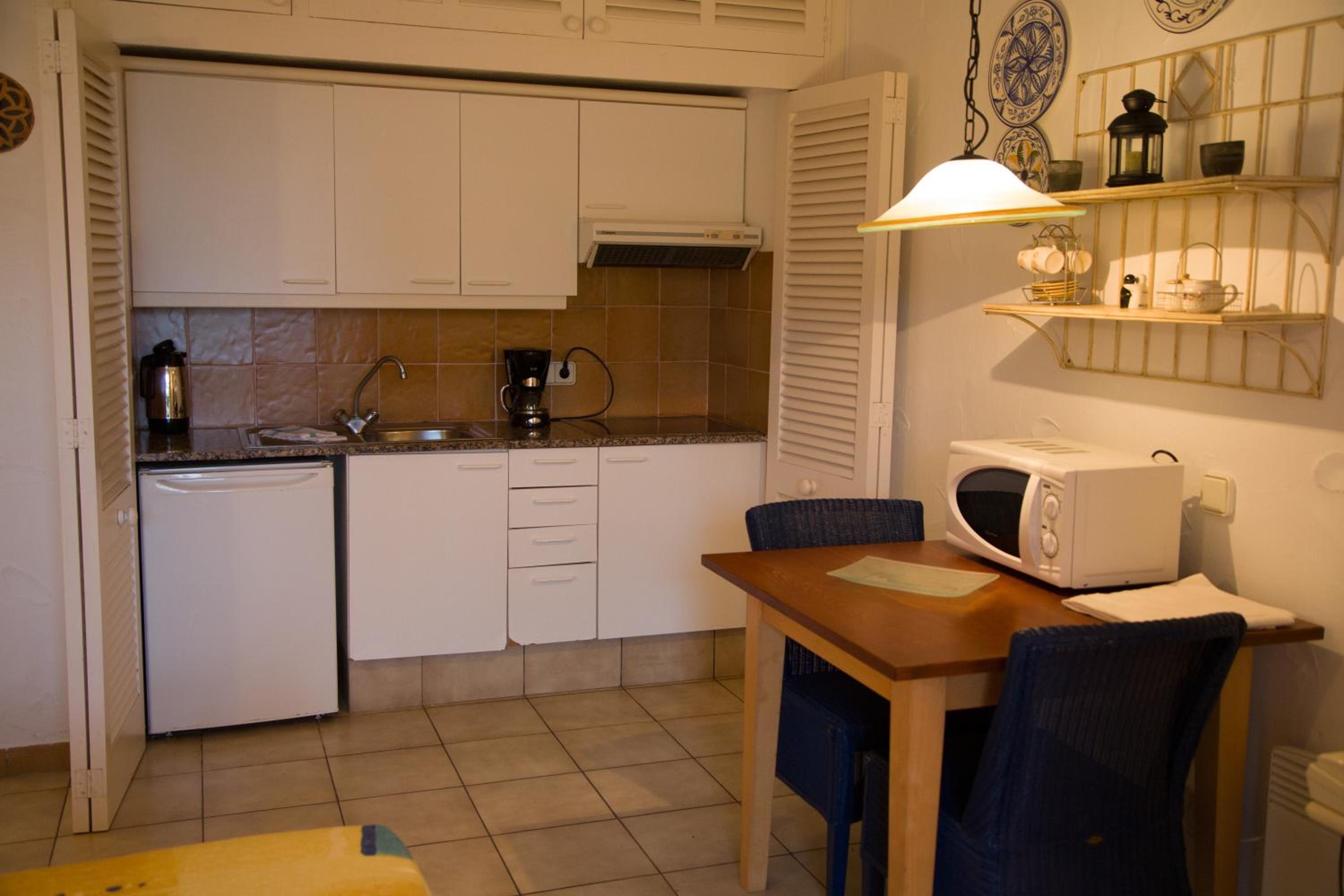 Studio (2 Adults)