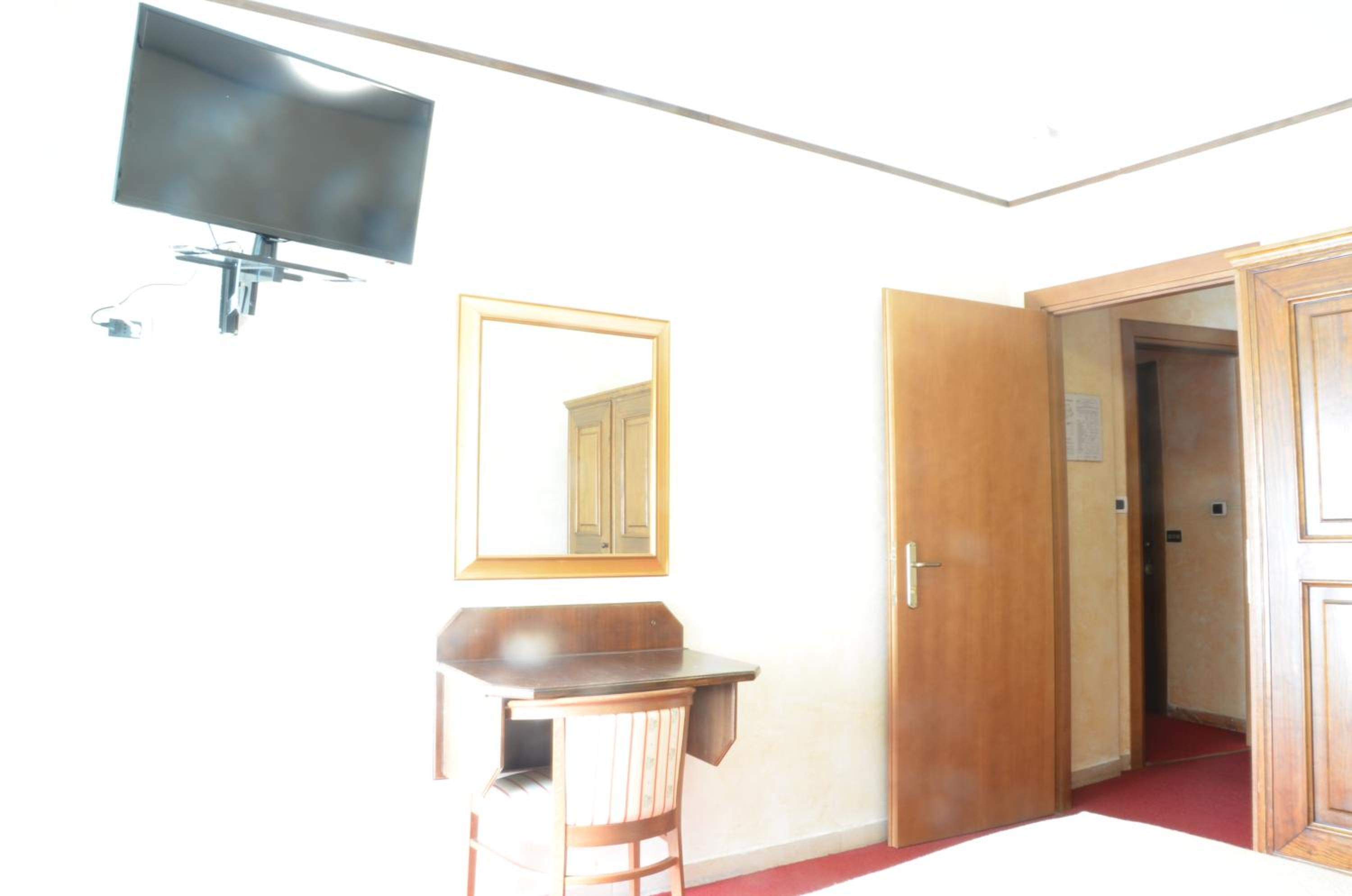 Economy Twin Room photo 1