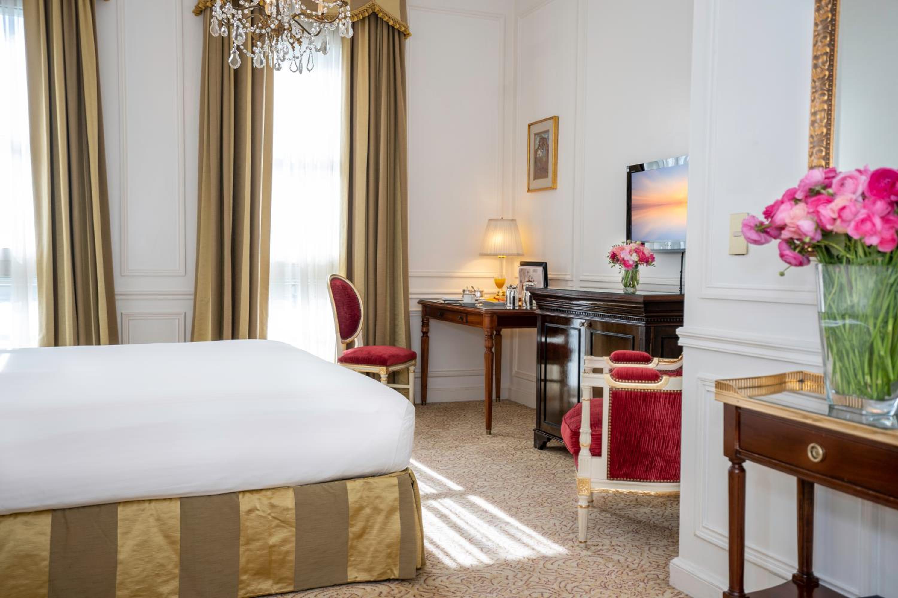 Premier Palace Double Room thumbnail 5