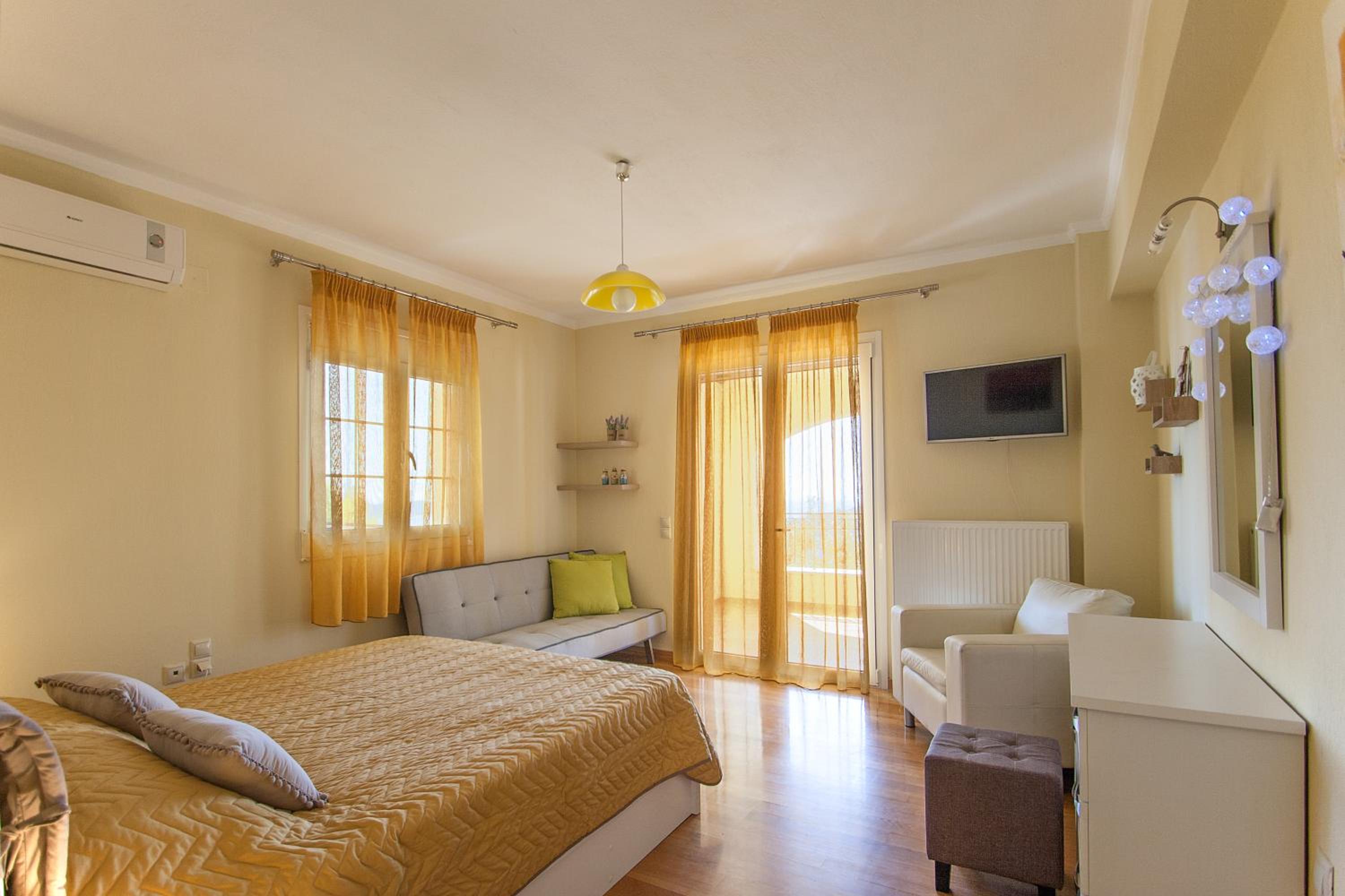 Villa with Sea View - Photo 1