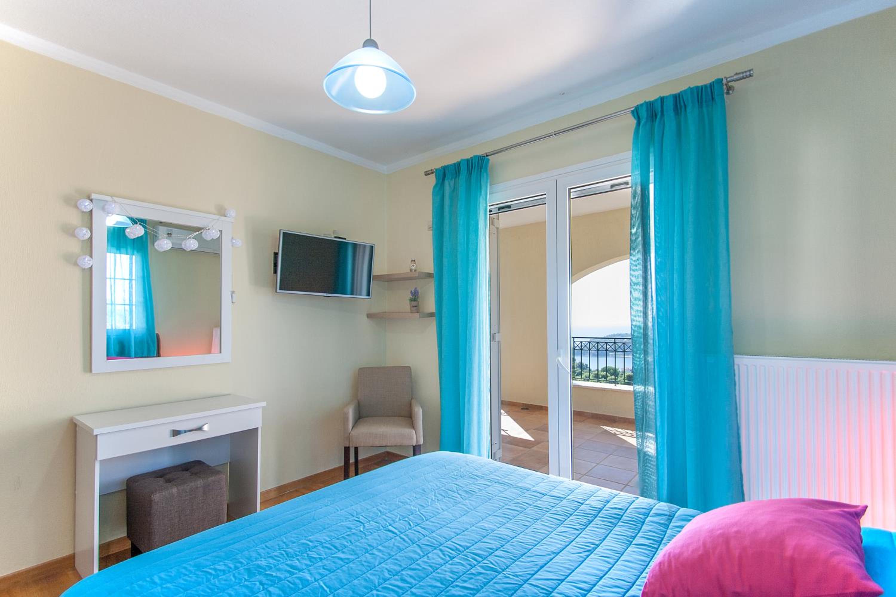 Villa with Sea View - Photo 10