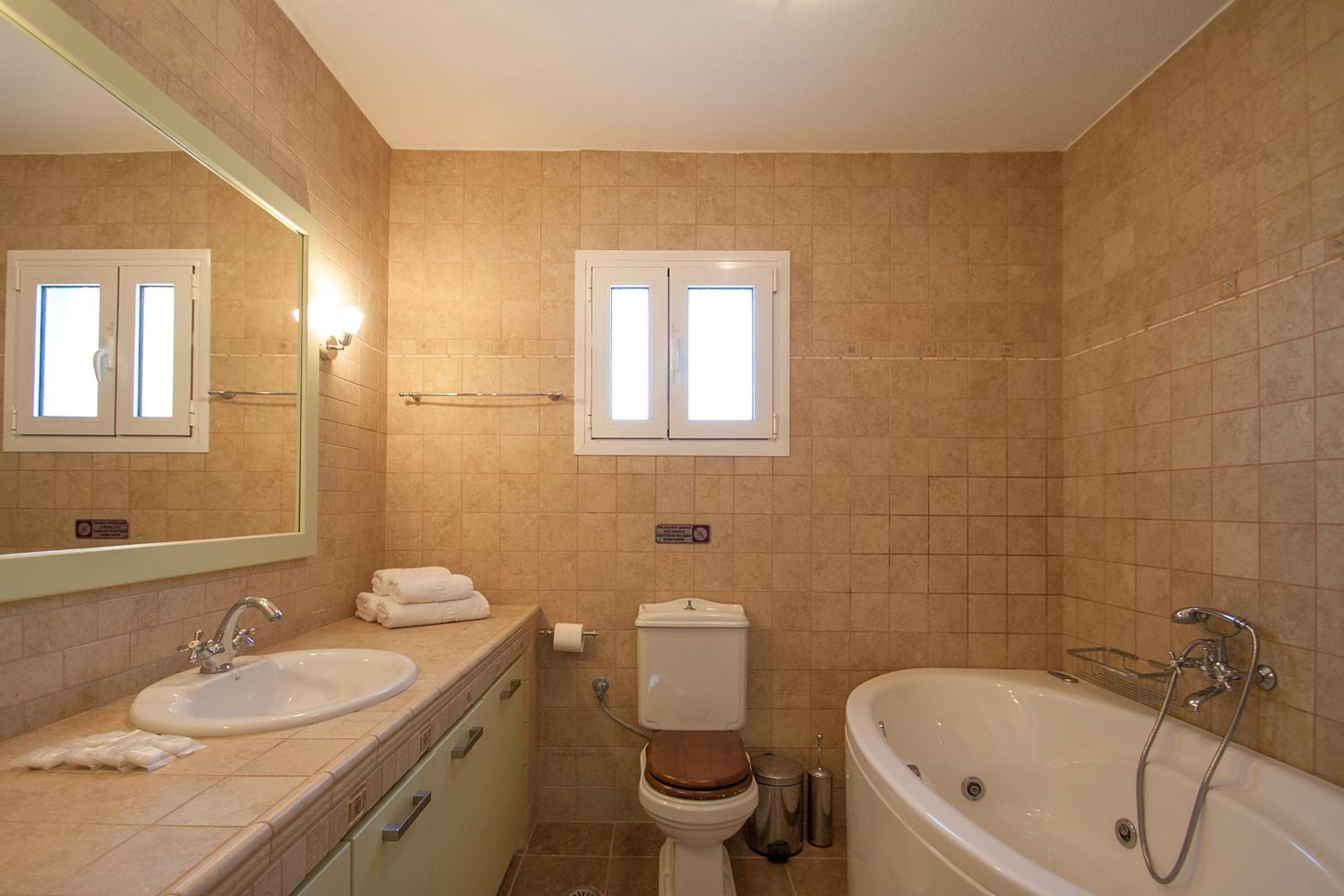 Villa with Sea View - Photo 5