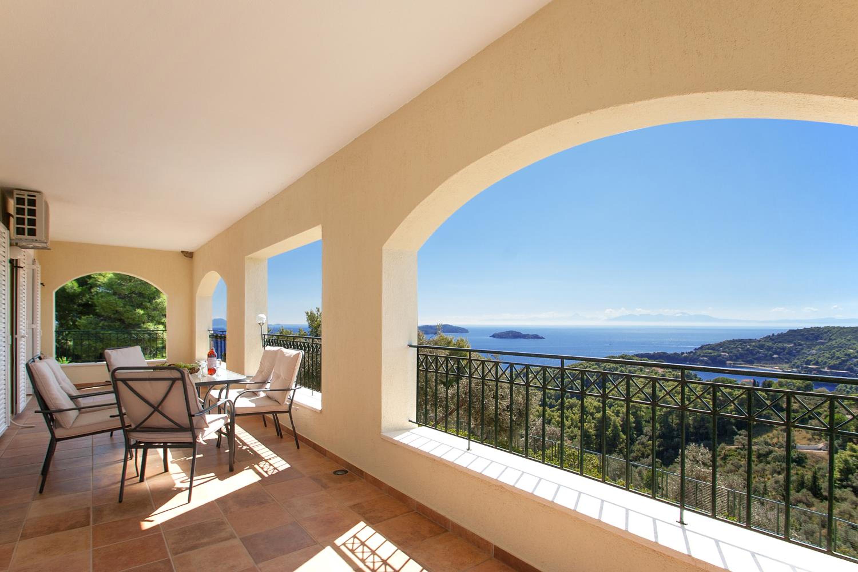 Villa with Sea View - Photo 12