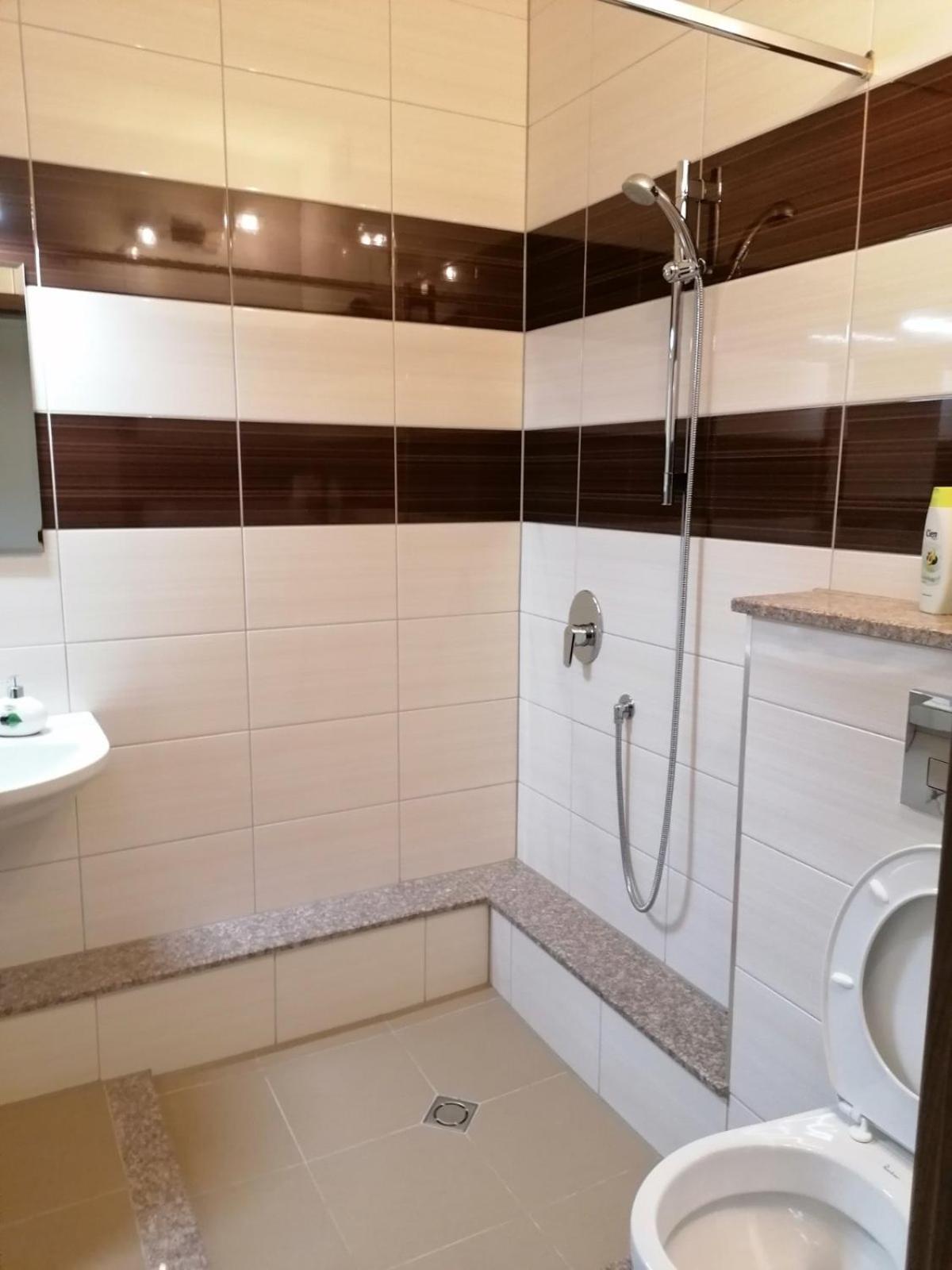 Double Room - Photo 30