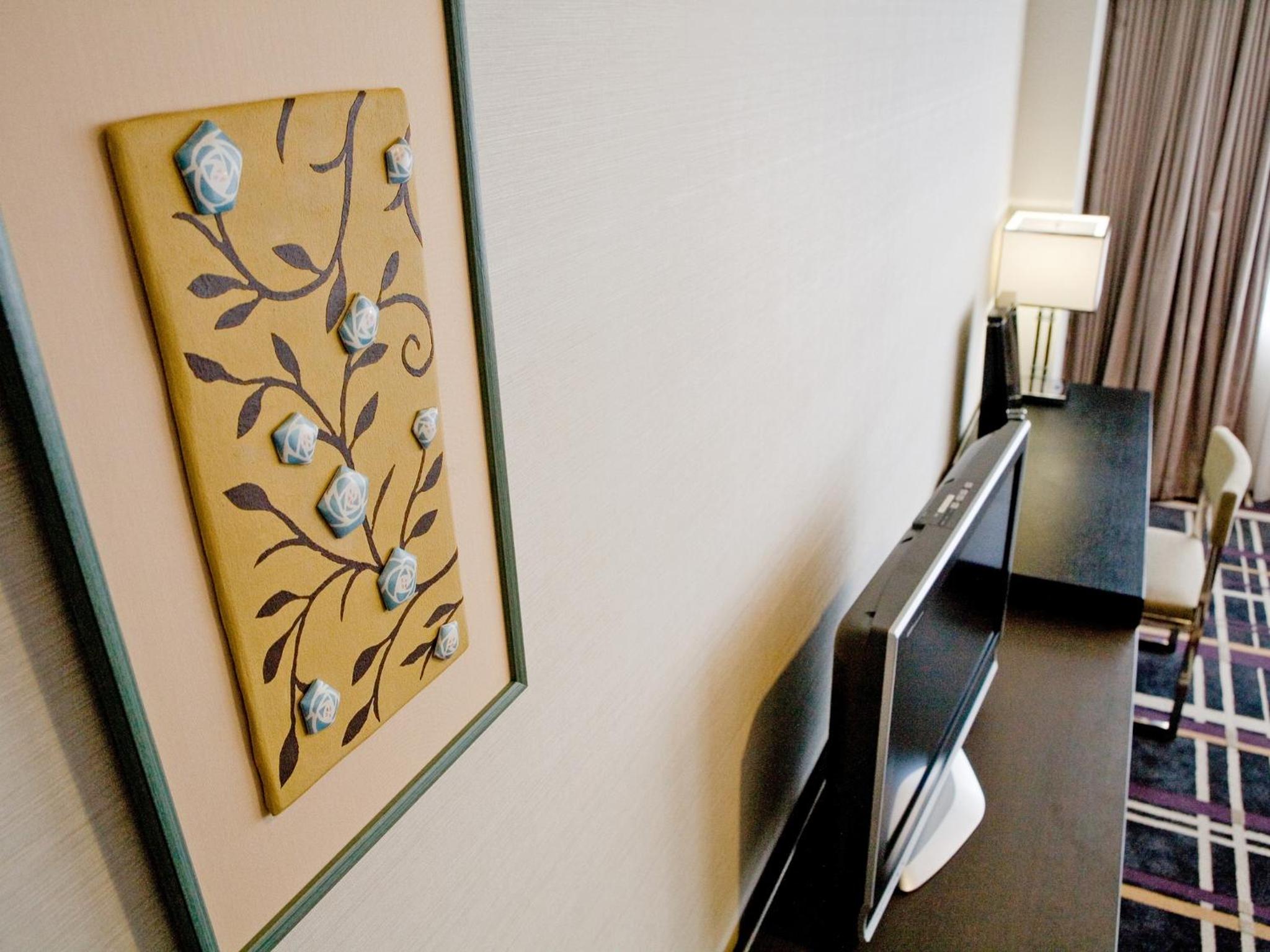 Stylish Twin Room - Non-Smoking - Photo 10