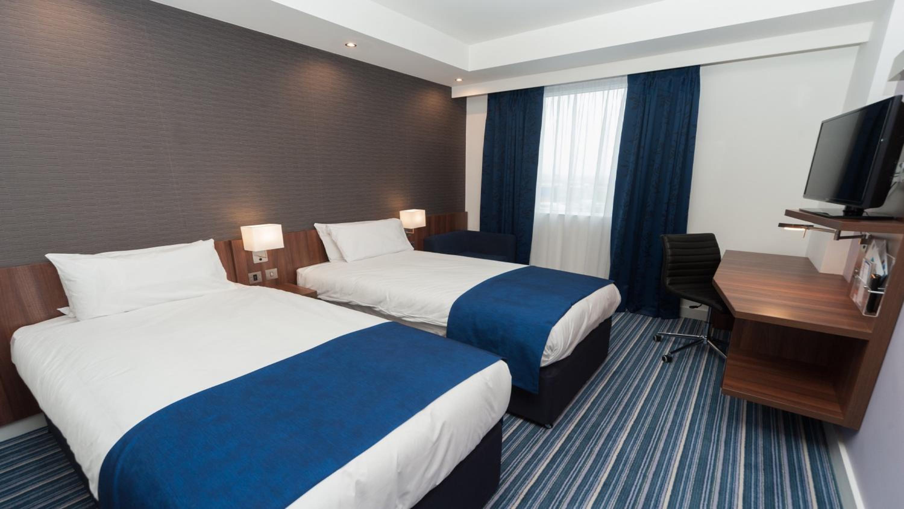 Standard Double Room with Free Hot Breakfast photo 3