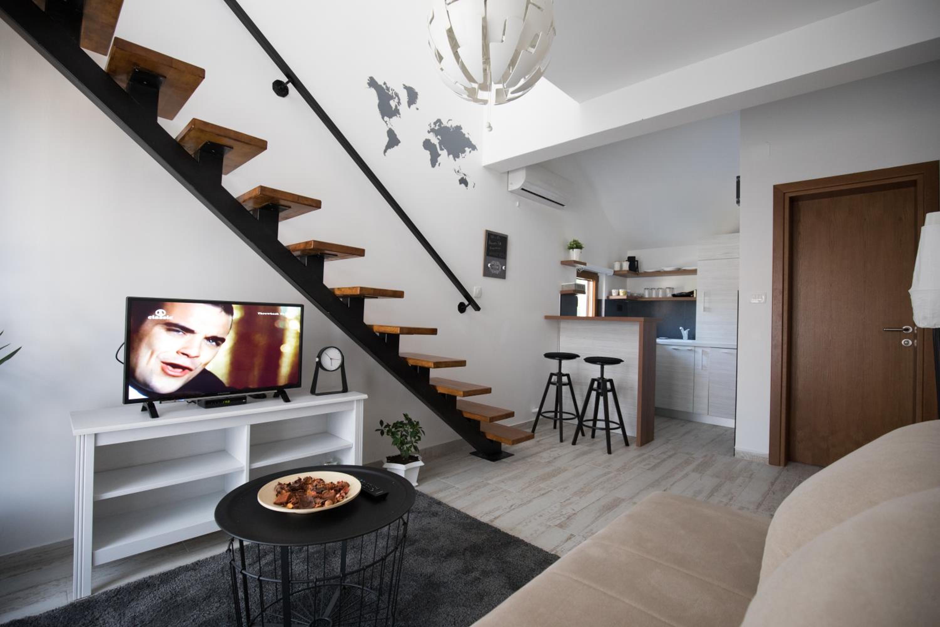 Studio Apartment photo 1