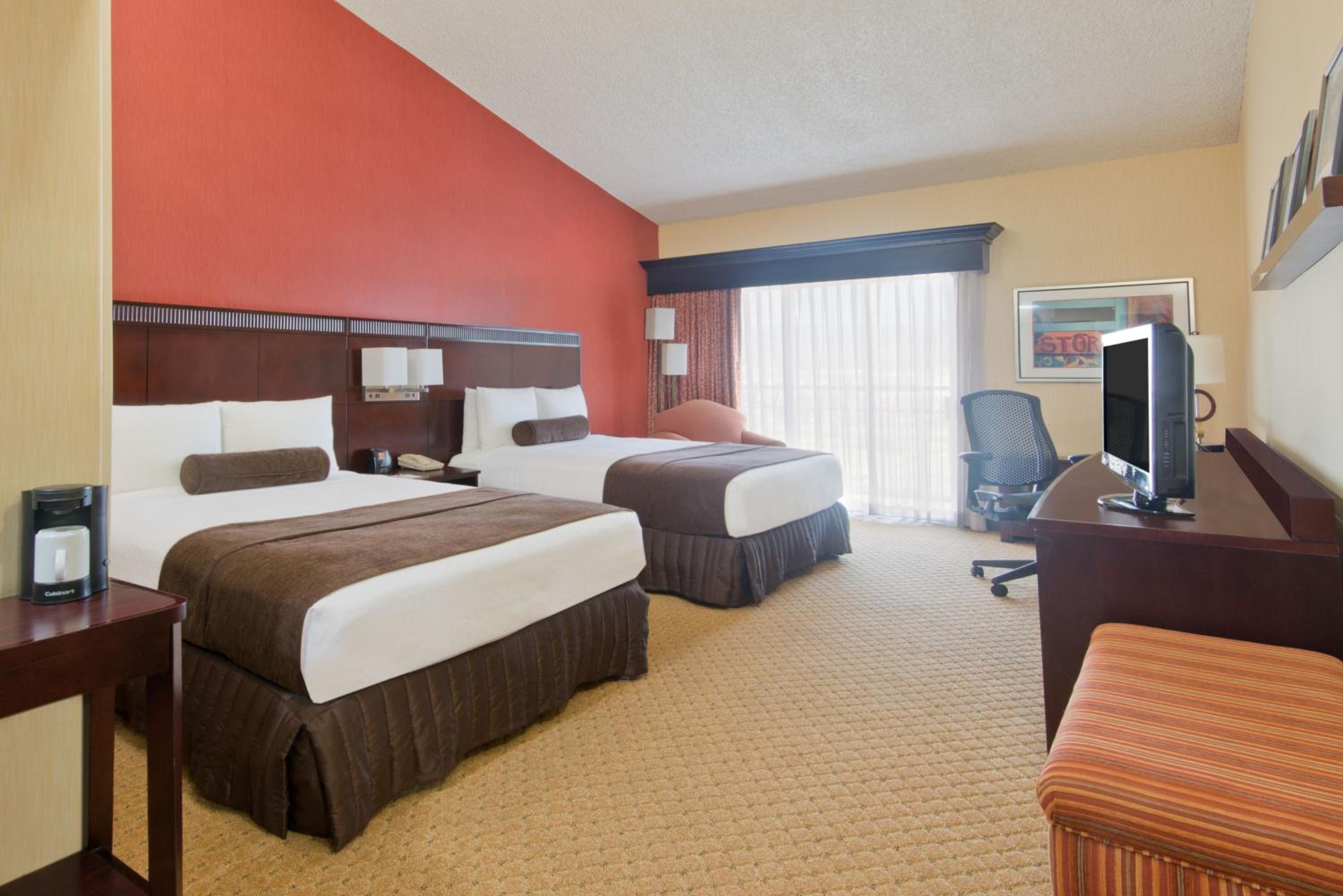 Standard Room with Two Queen Beds - Photo 1