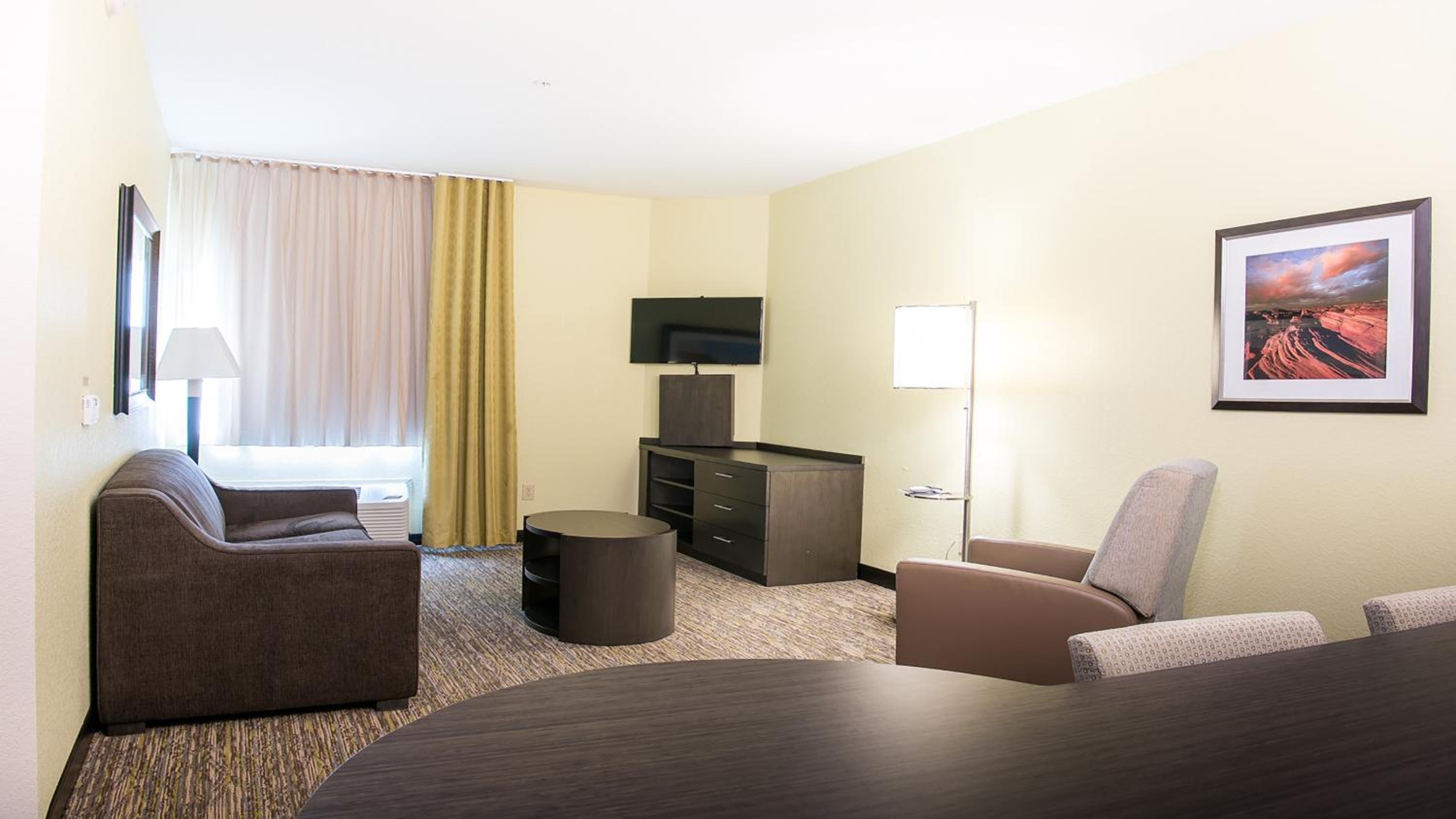 One-Bedroom Suite photo 2