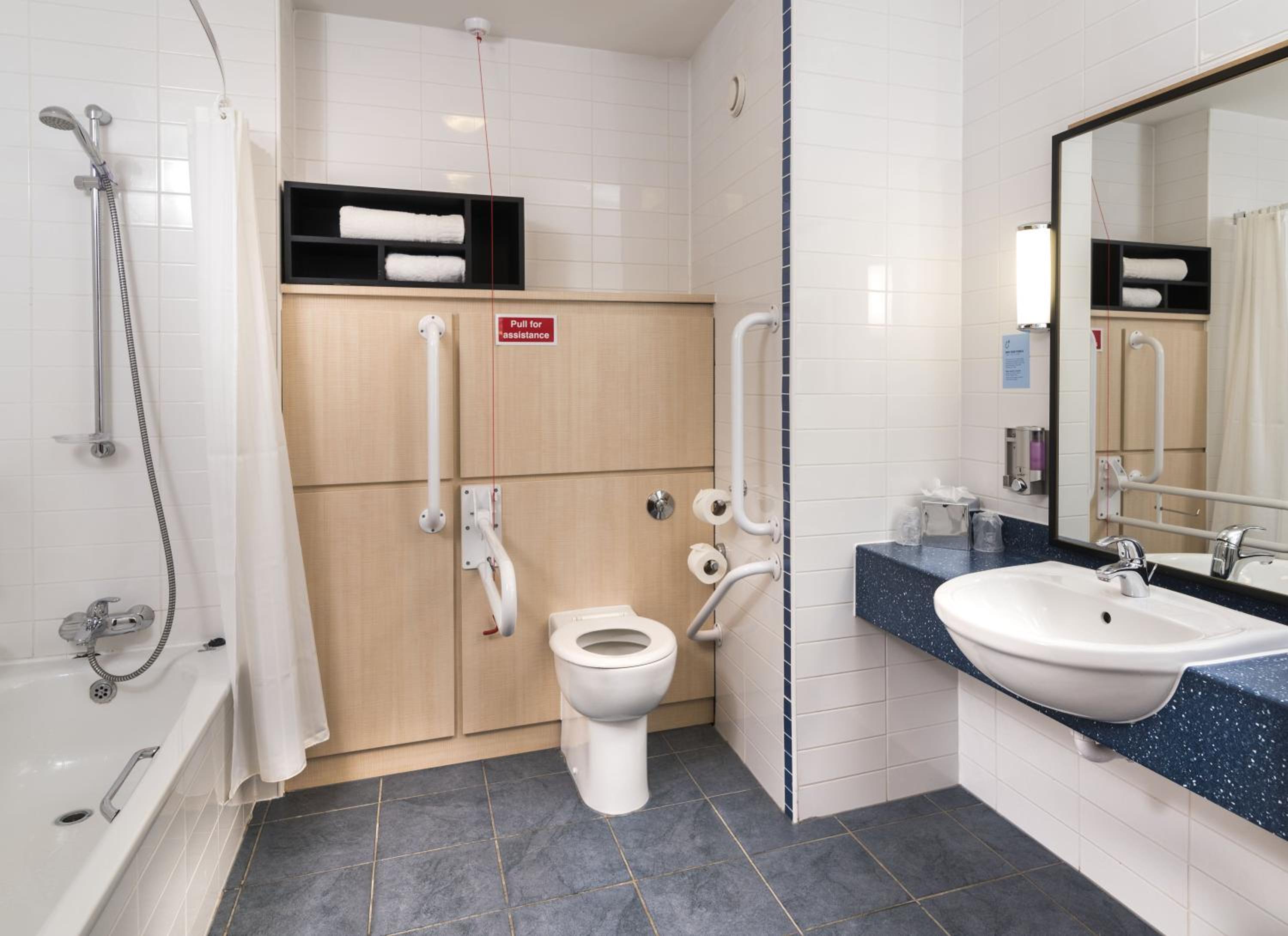 Double Room with Free Hot Breakfast - Accessible - Photo 7
