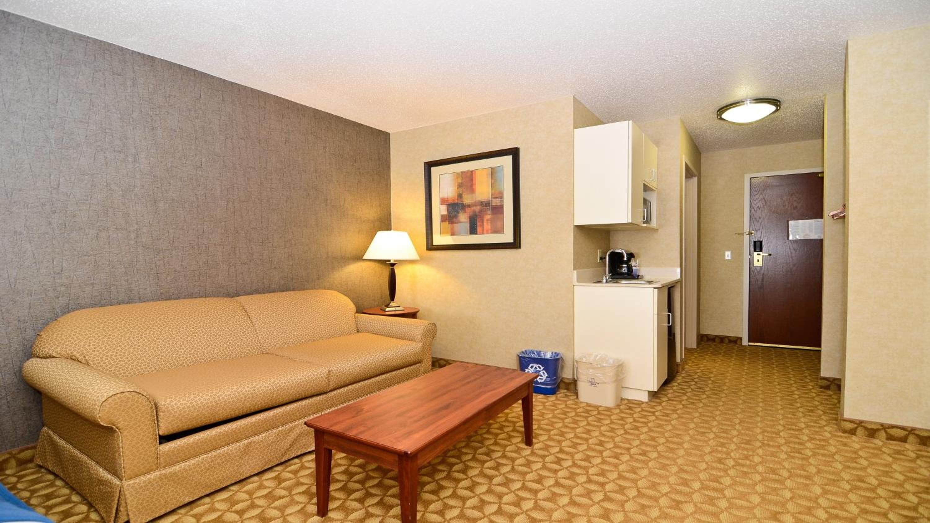 King Suite with Sofa Bed - Photo 2