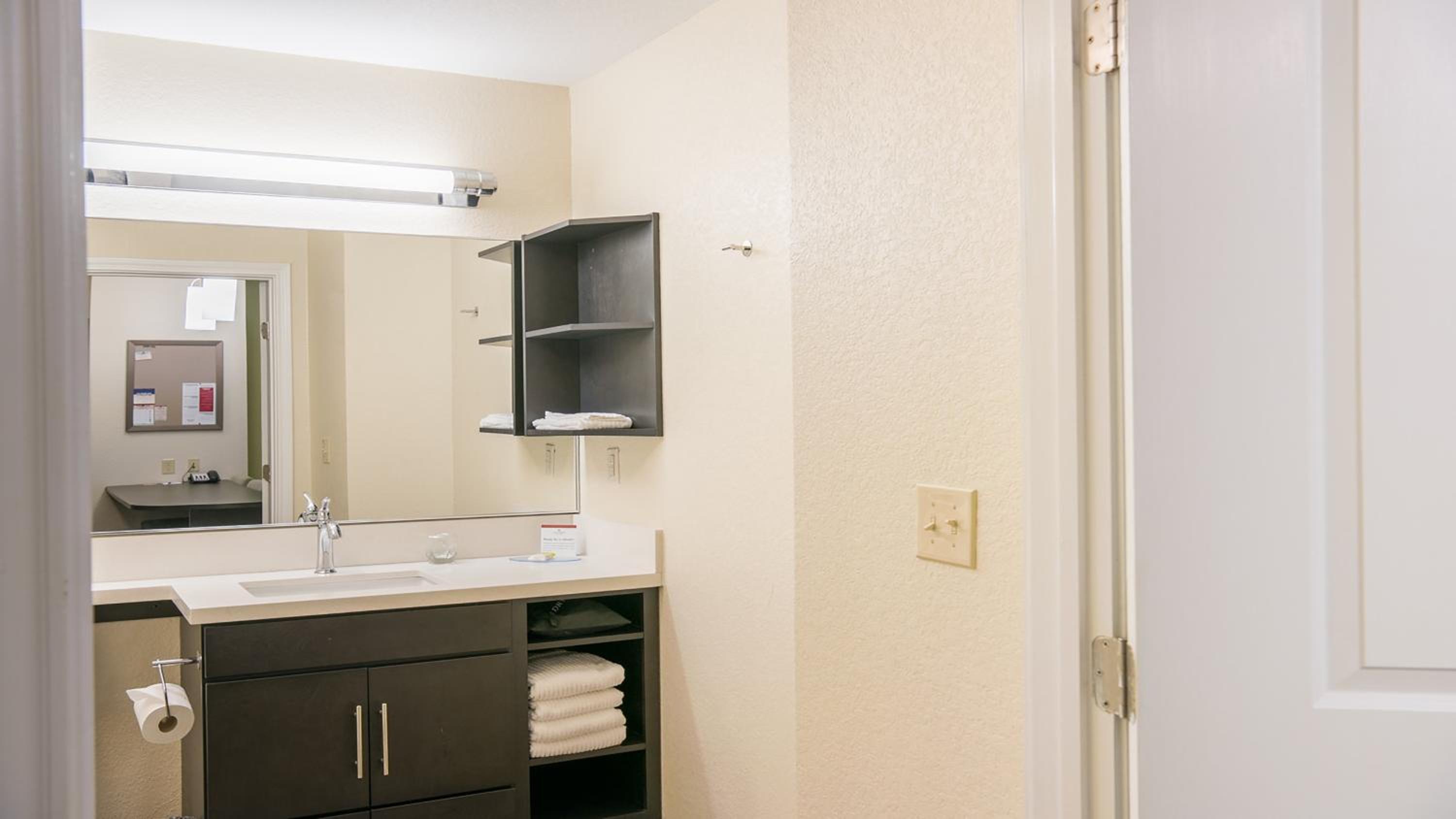 Studio Suite with Two Queen Beds photo 2