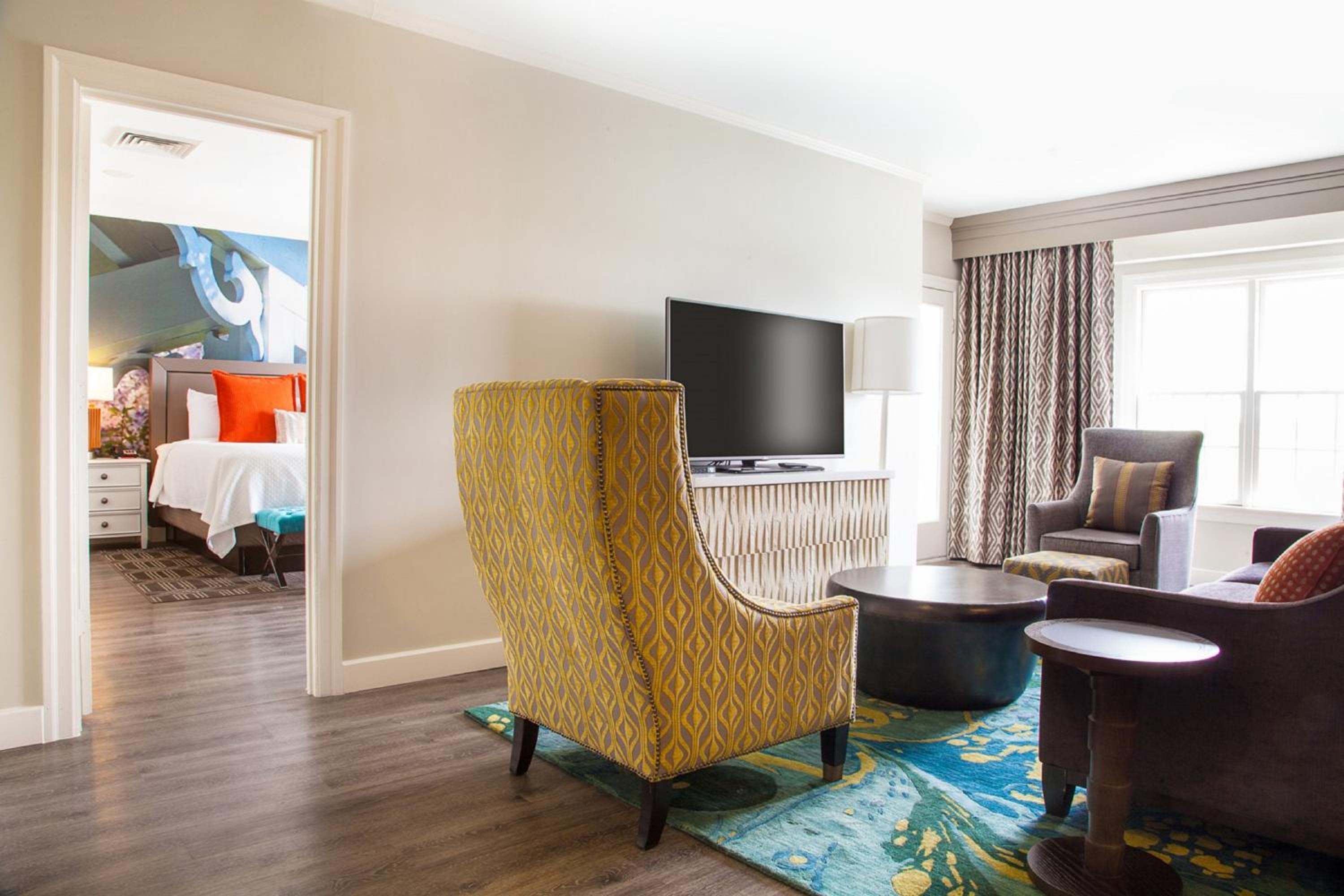 King Suite - Photo 11