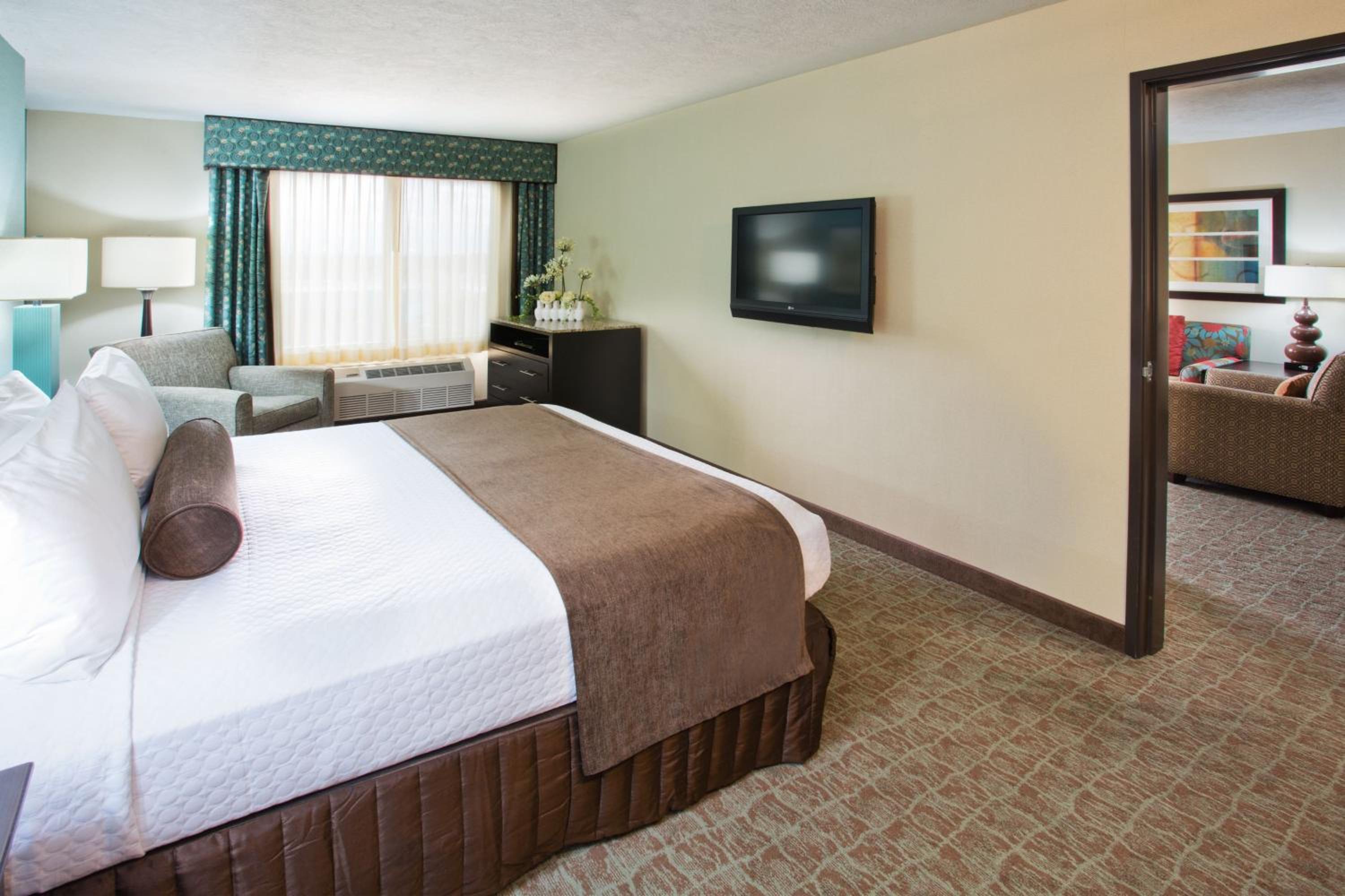 Junior King Suite - Photo 1