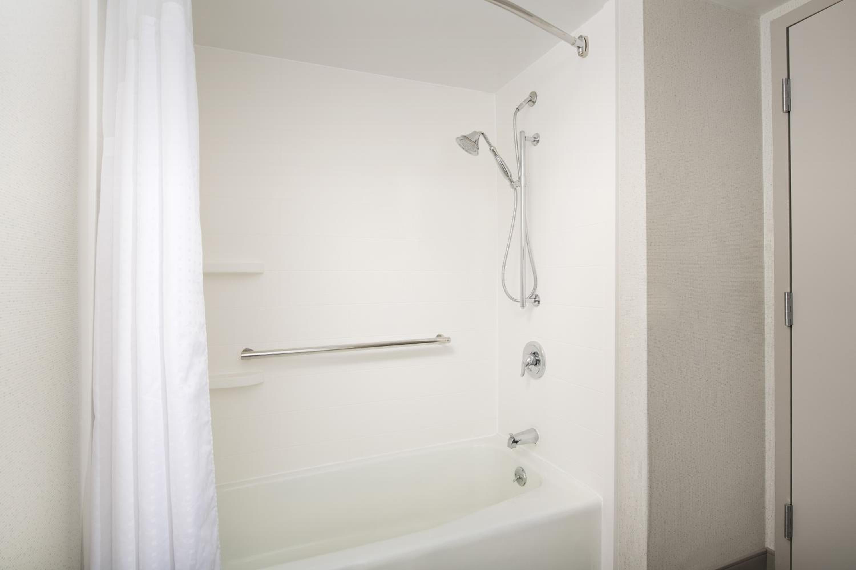 King Room - Mobility Access/Hearing Accessible - Photo 10