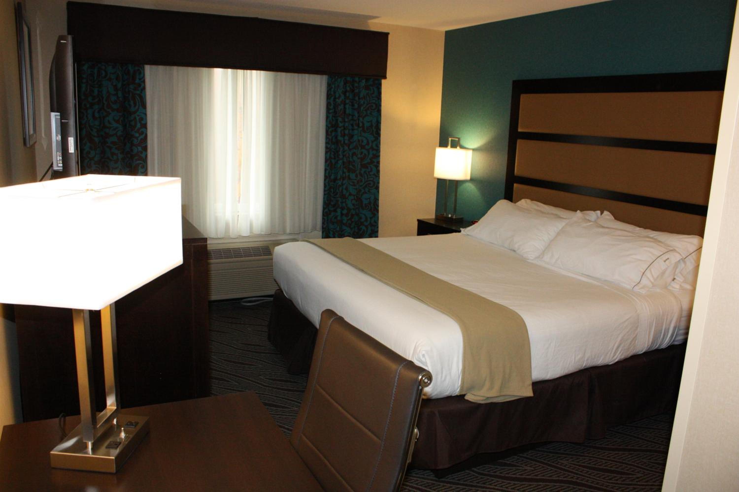Standard King Room - Photo 2