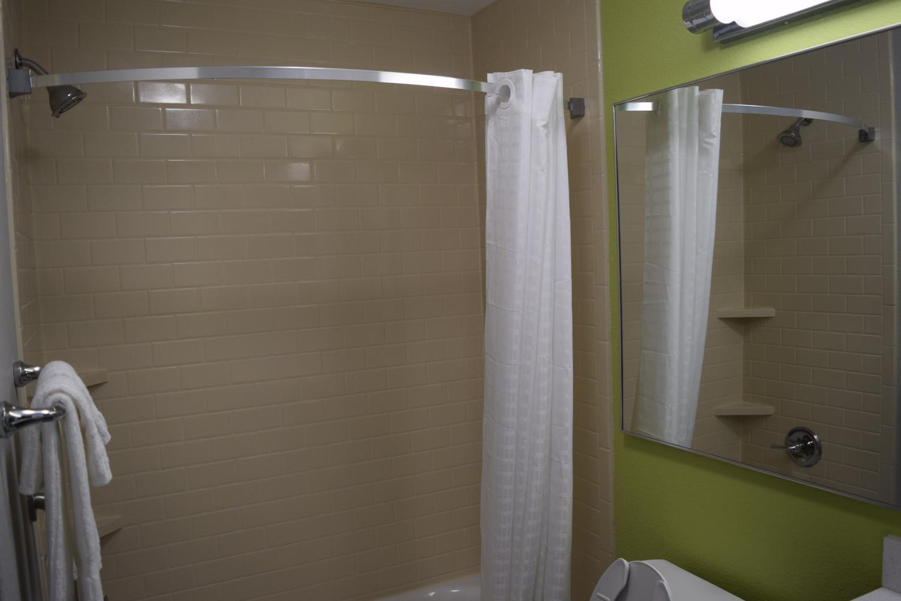 King Studio Suite thumbnail 5