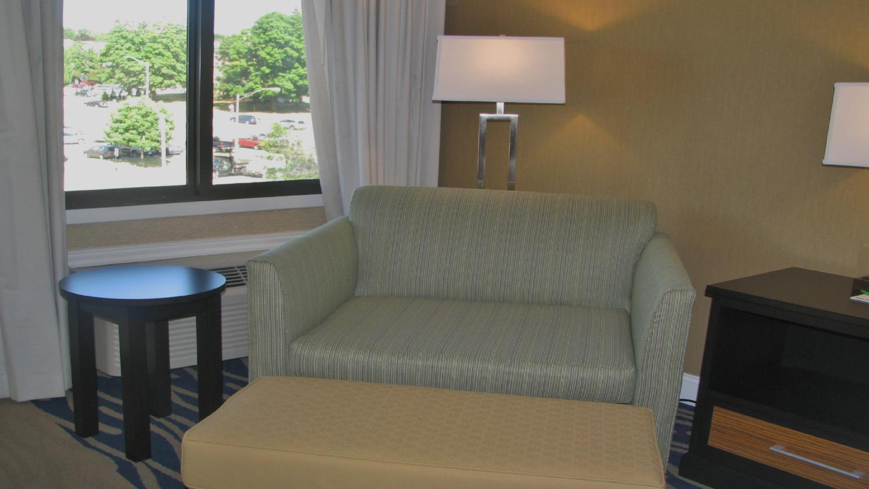 Standard King Room - Photo 3