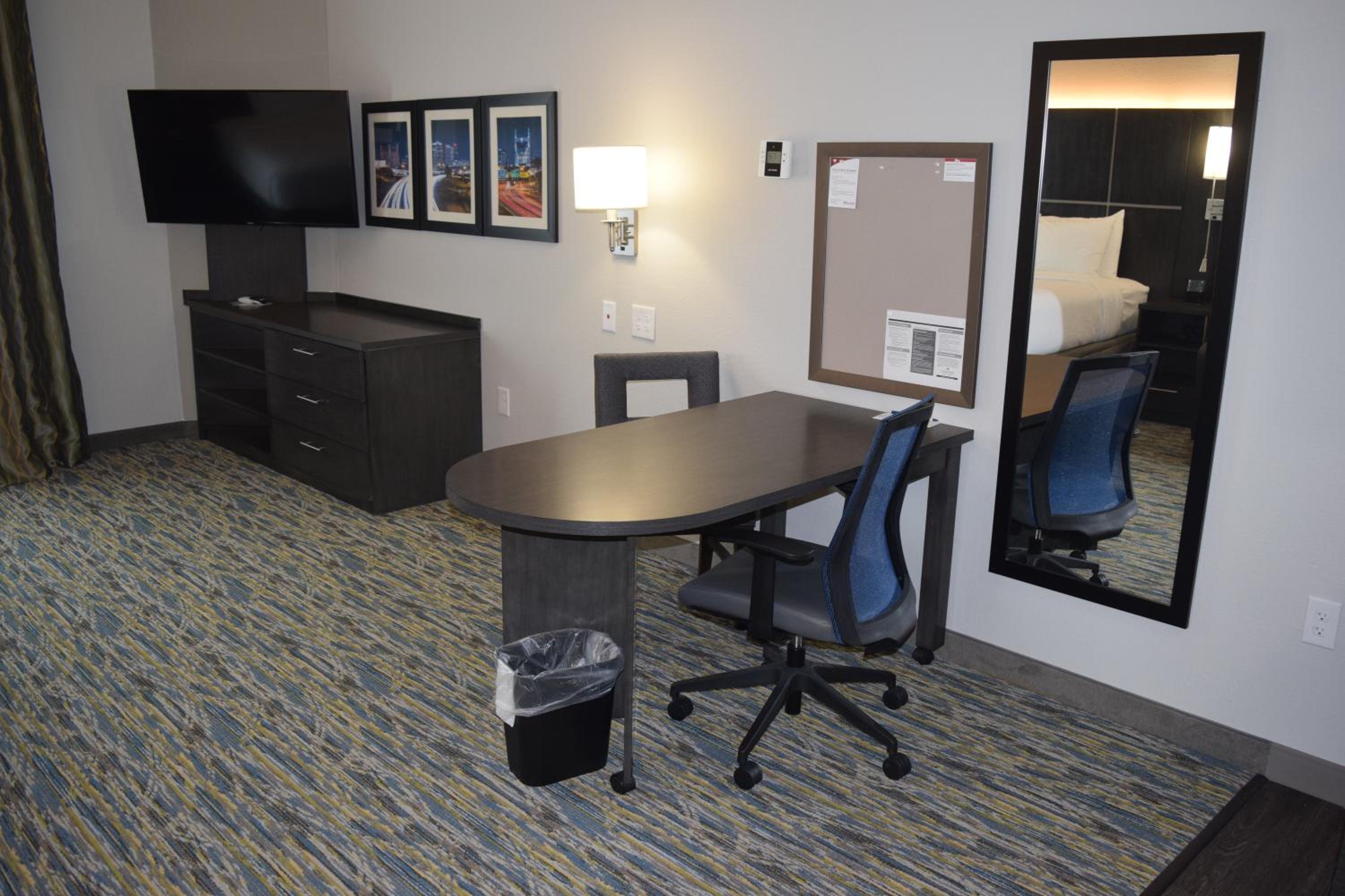 King Room - Hearing Access - Non-Smoking