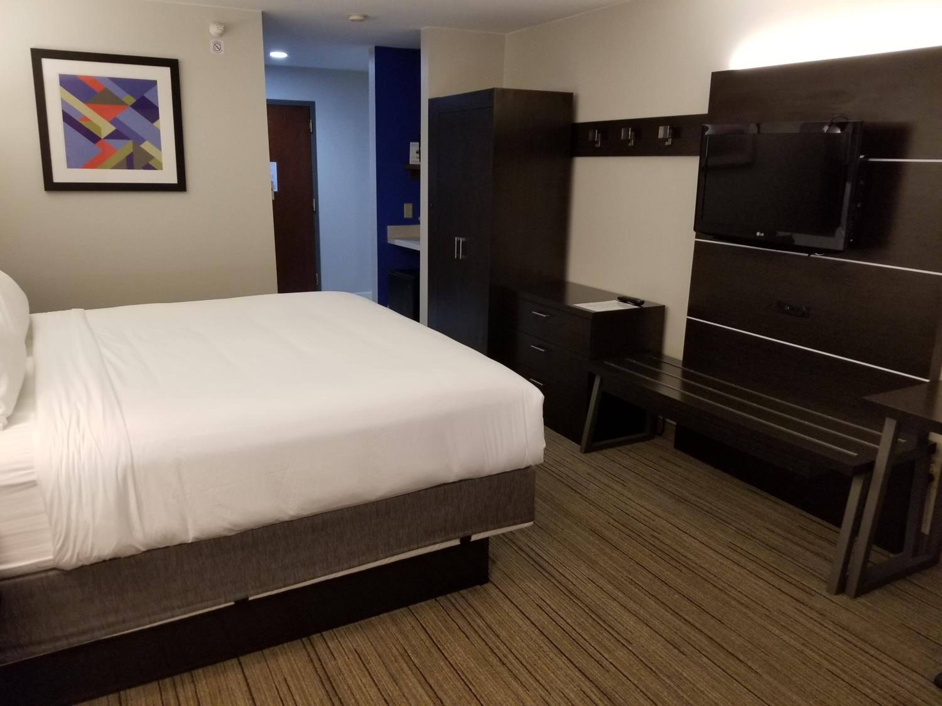 Standard King Room - Photo 4