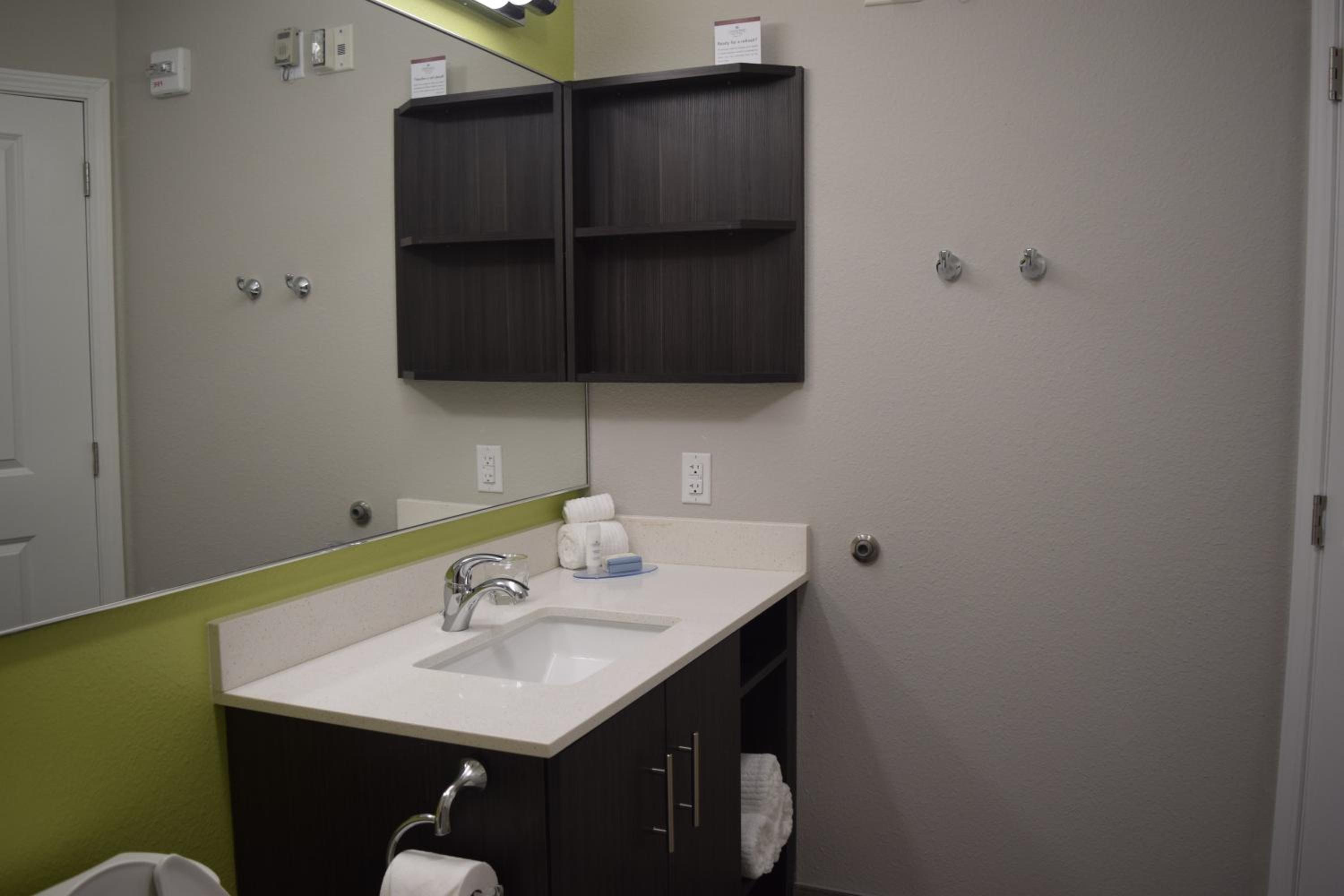 King Studio Suite thumbnail 6