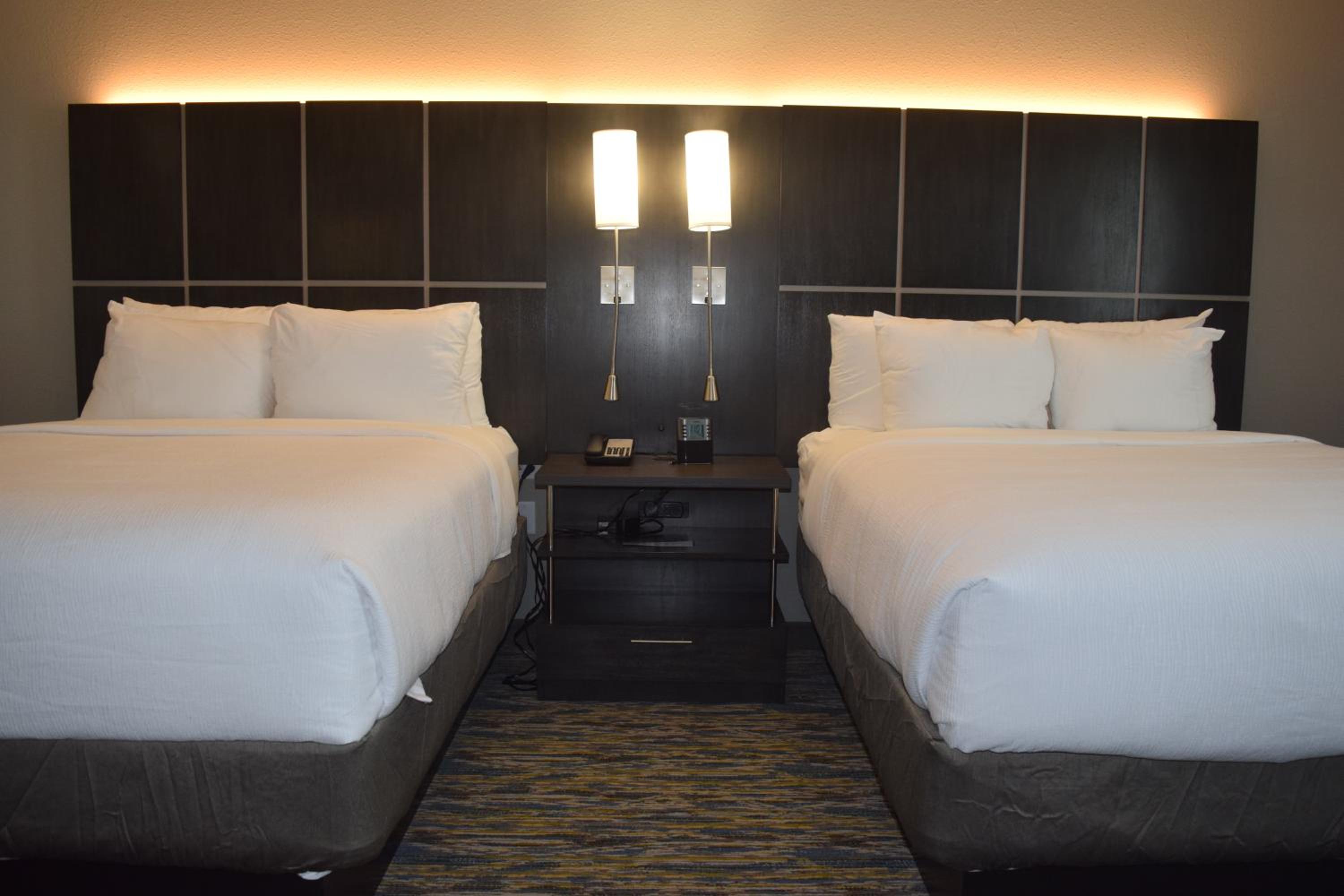 Queen Studio with Two Queen Beds - Hearing Accessible