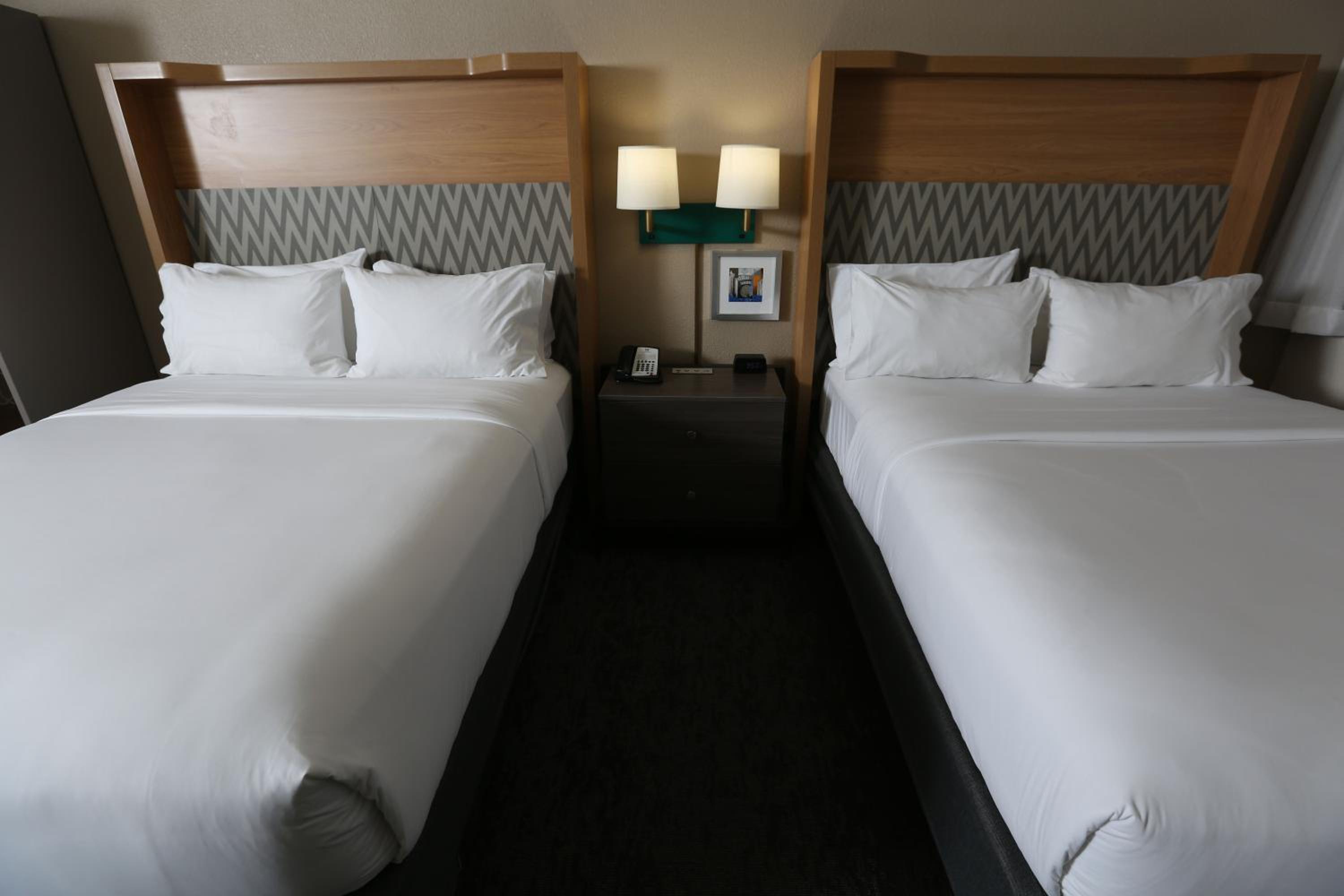 Standard Double Room with Two Double Beds - Photo 4