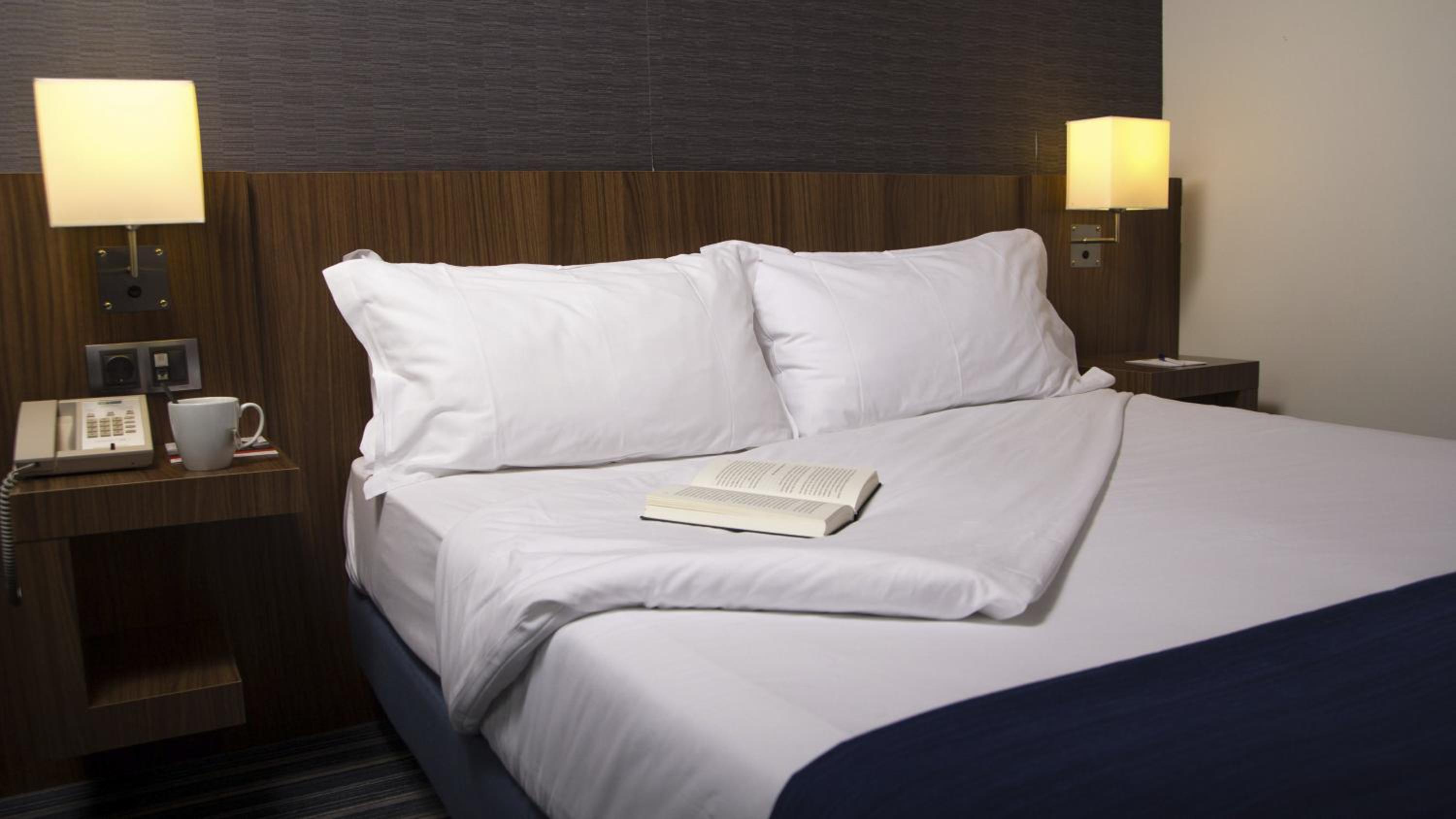 Standard Queen Room - Free Breakfast - Photo 7