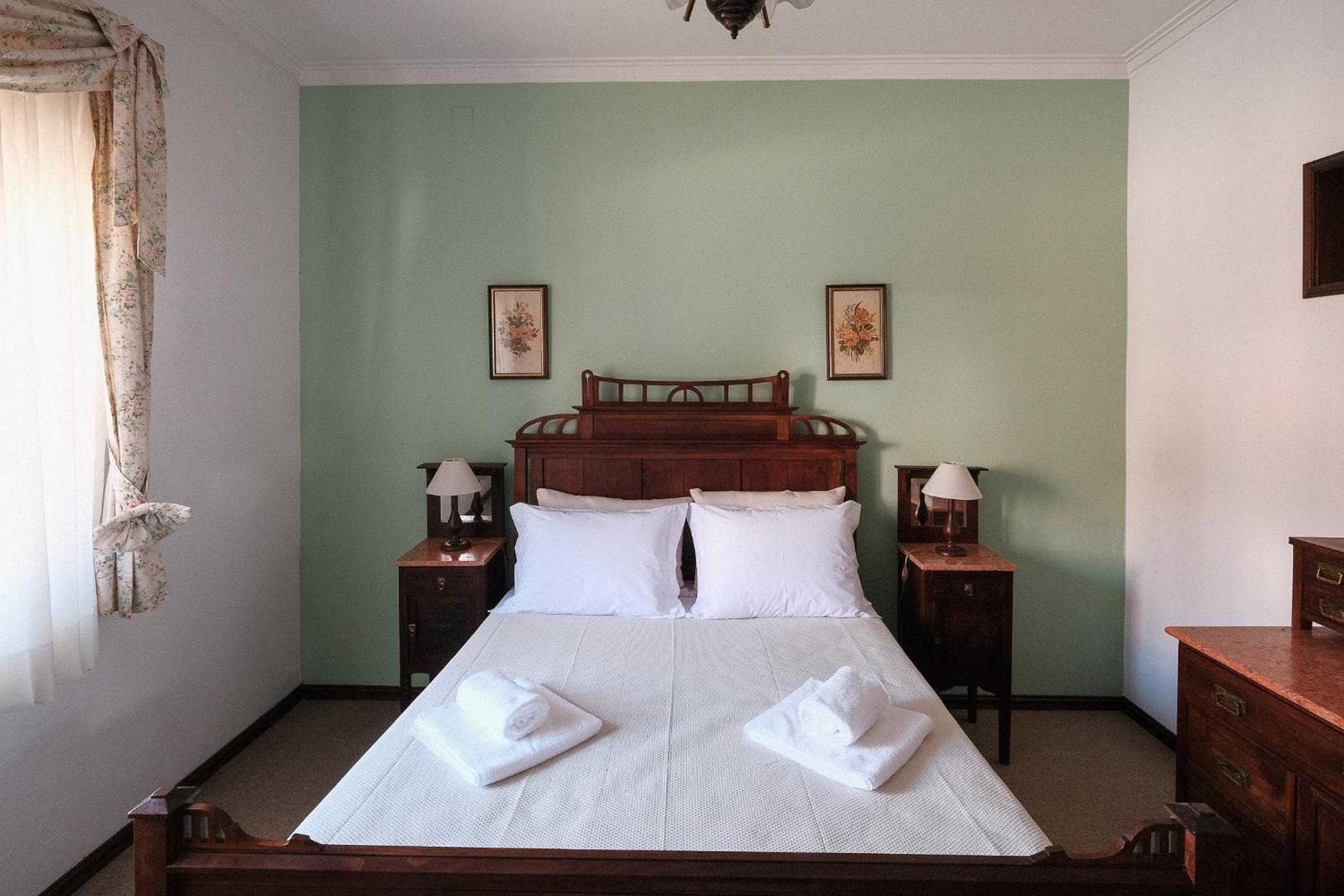 Double Room with Shared Bathroom photo 2