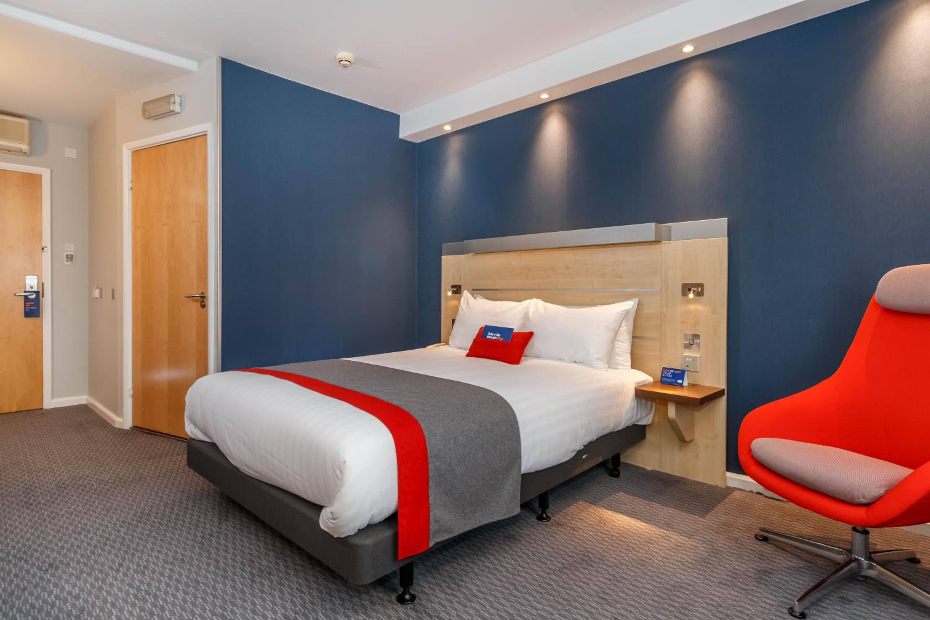 Double Room with Free Hot Breakfast - Accessible