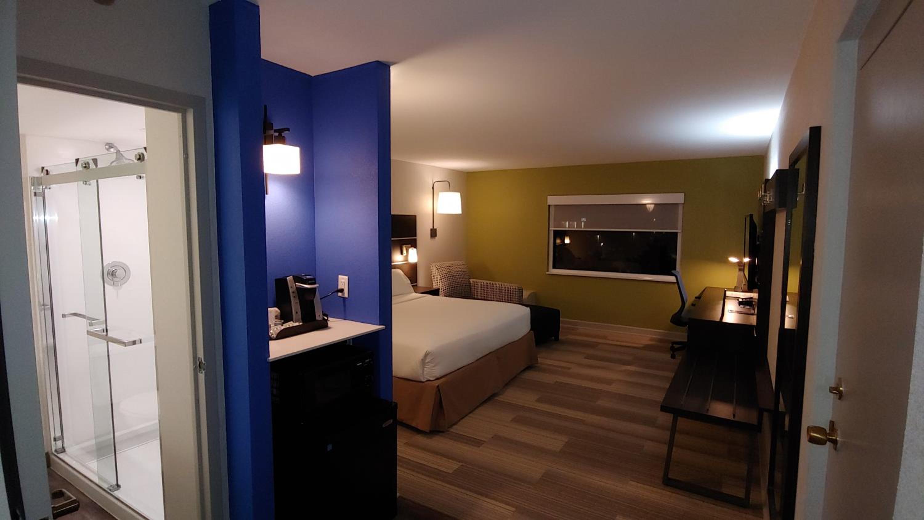 Standard King Room - Photo 1