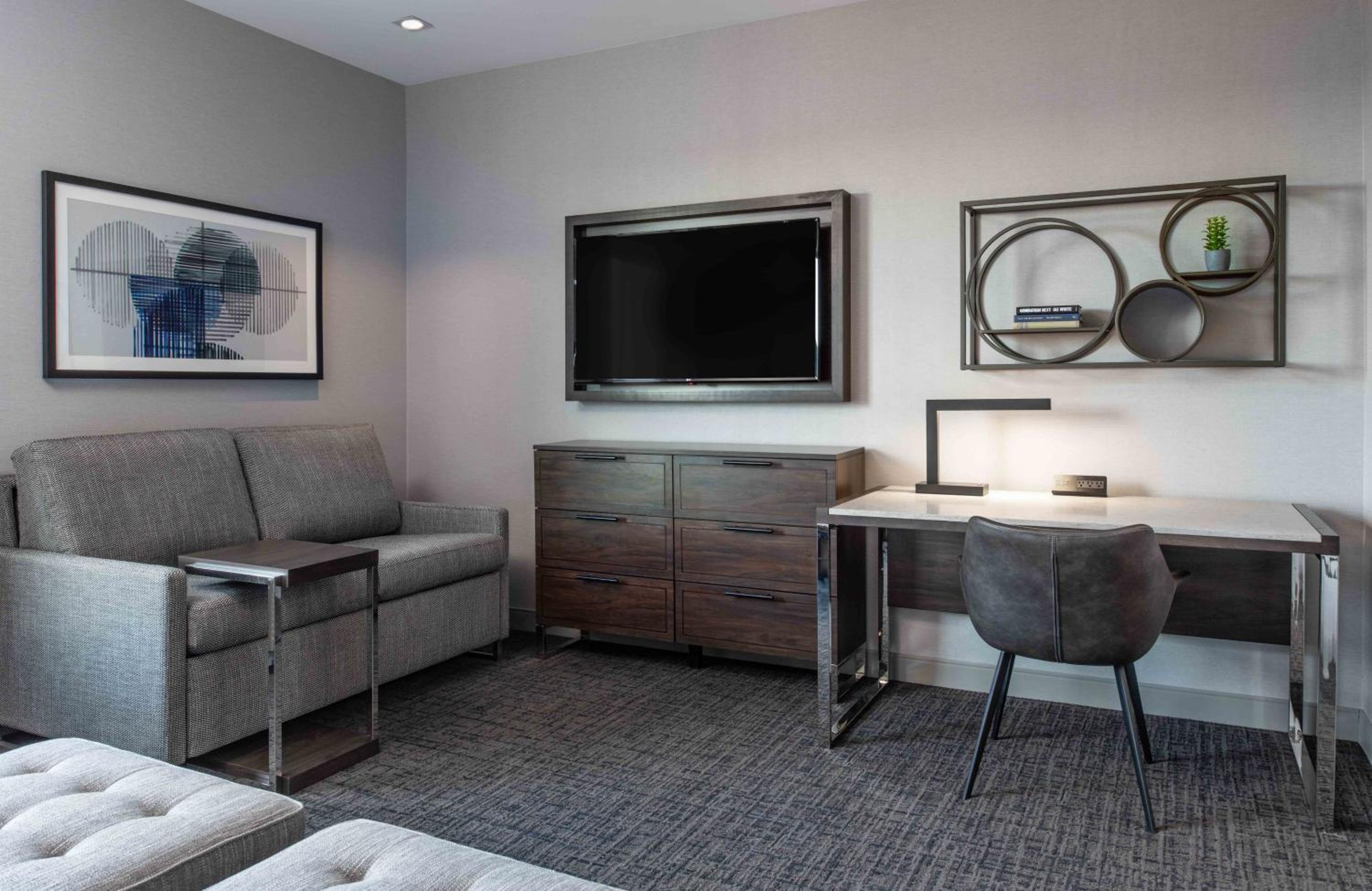 Studio King Suite - Communications Accessible - Photo 4