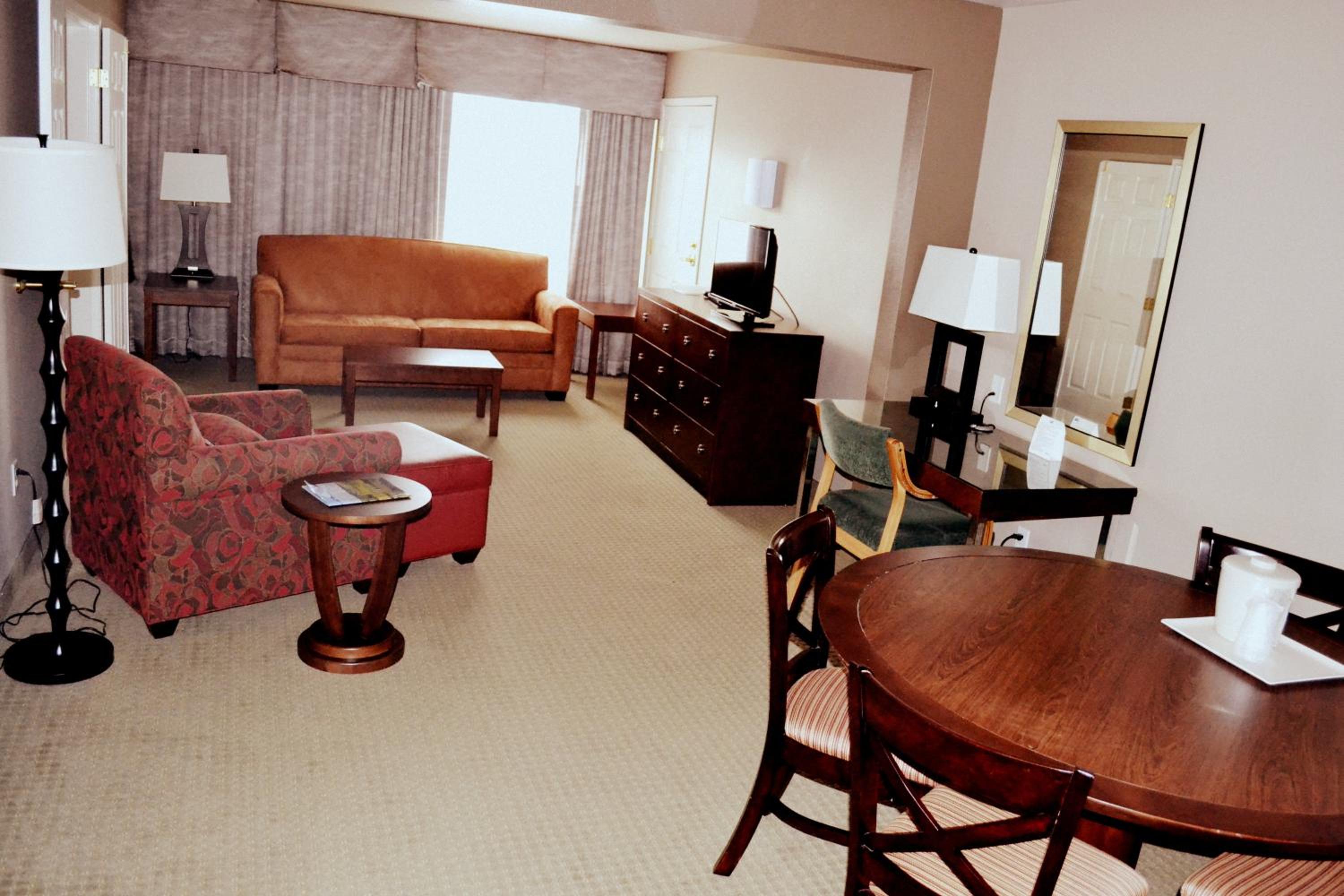 King Suite with Spa Bath - Non-Smoking