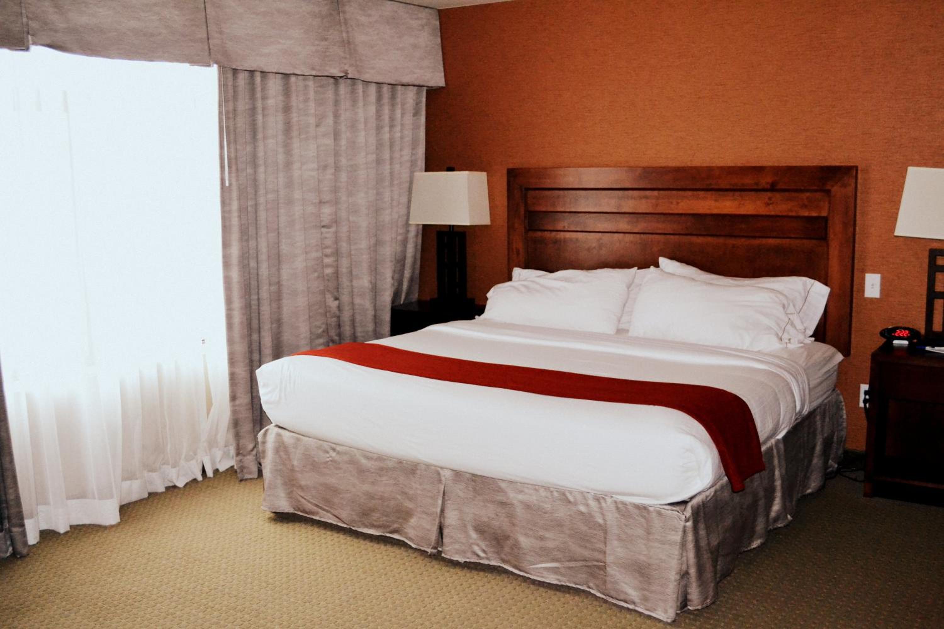King Suite - Photo 2