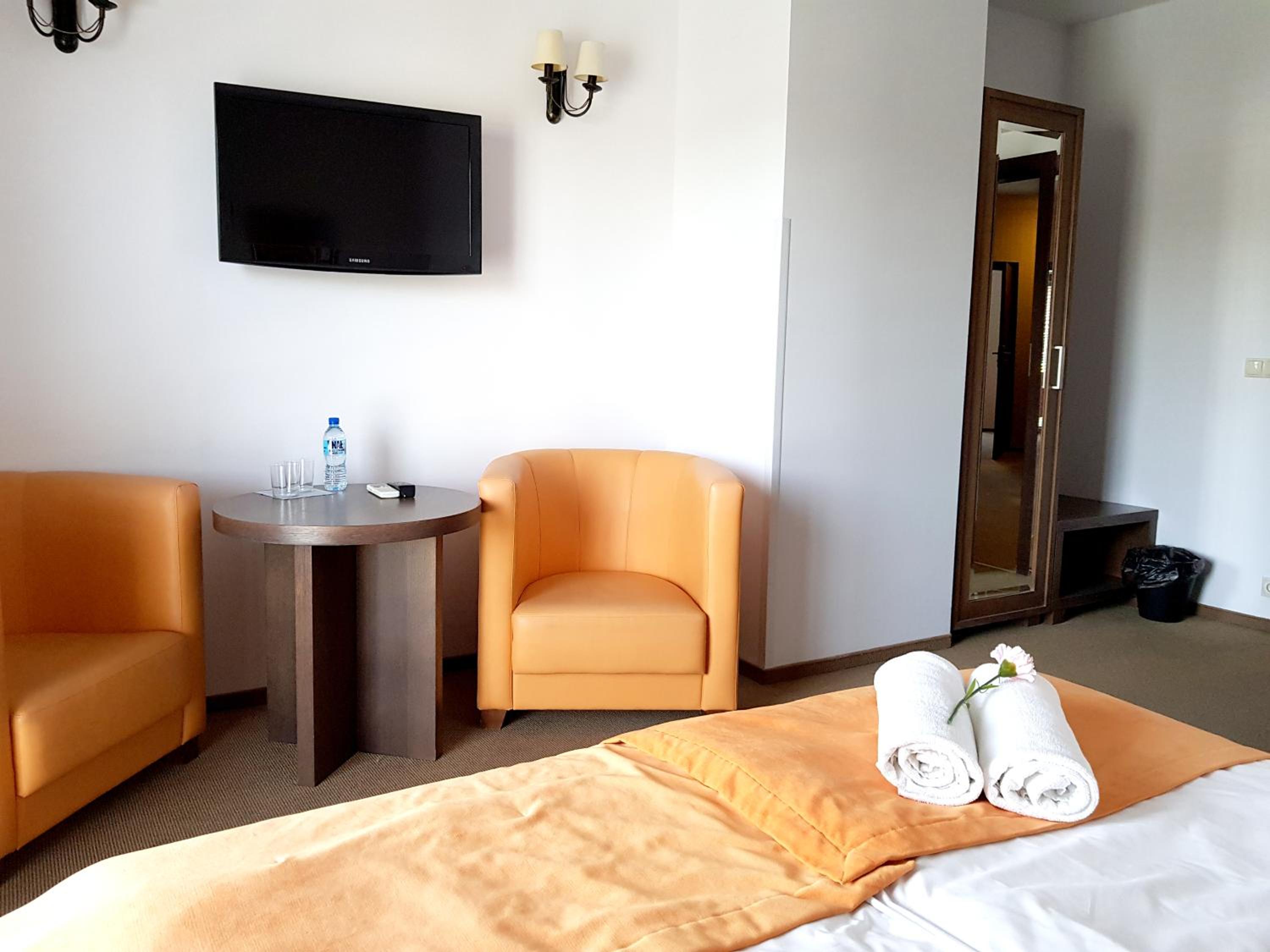 Double or Twin Room with Private Bathroom photo 3