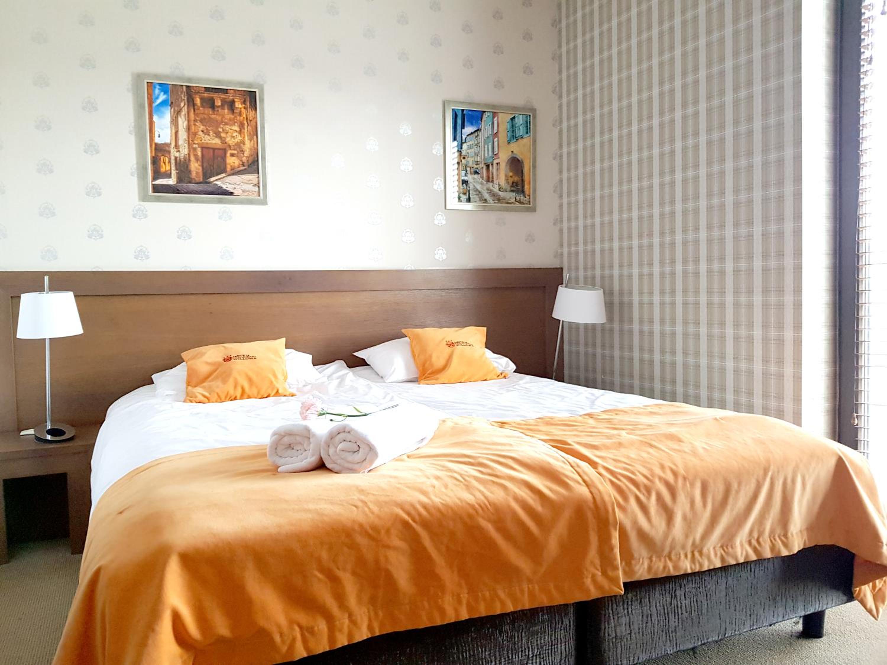 Double or Twin Room with Bathroom photo 2