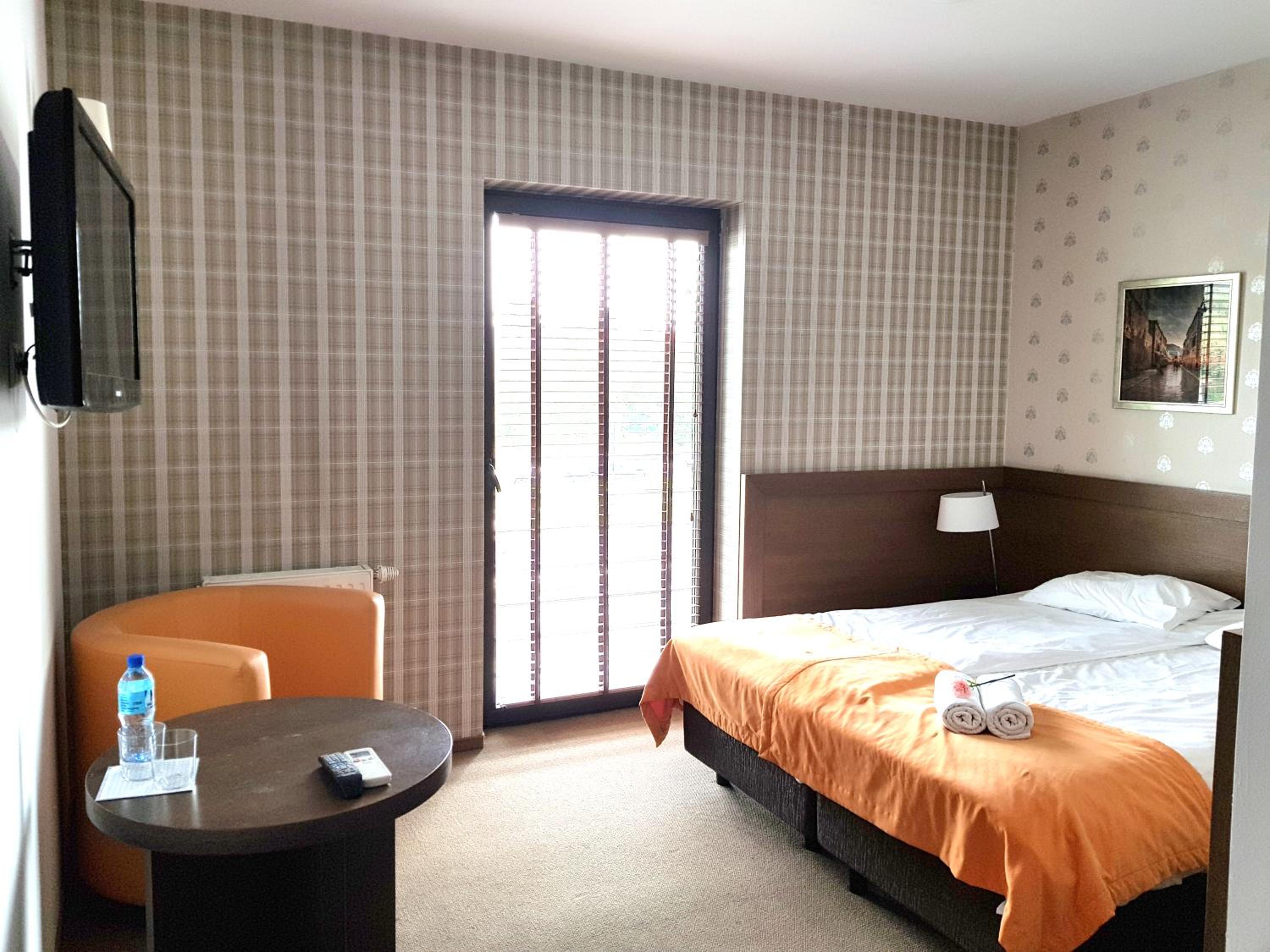Deluxe Twin Room - Photo 8