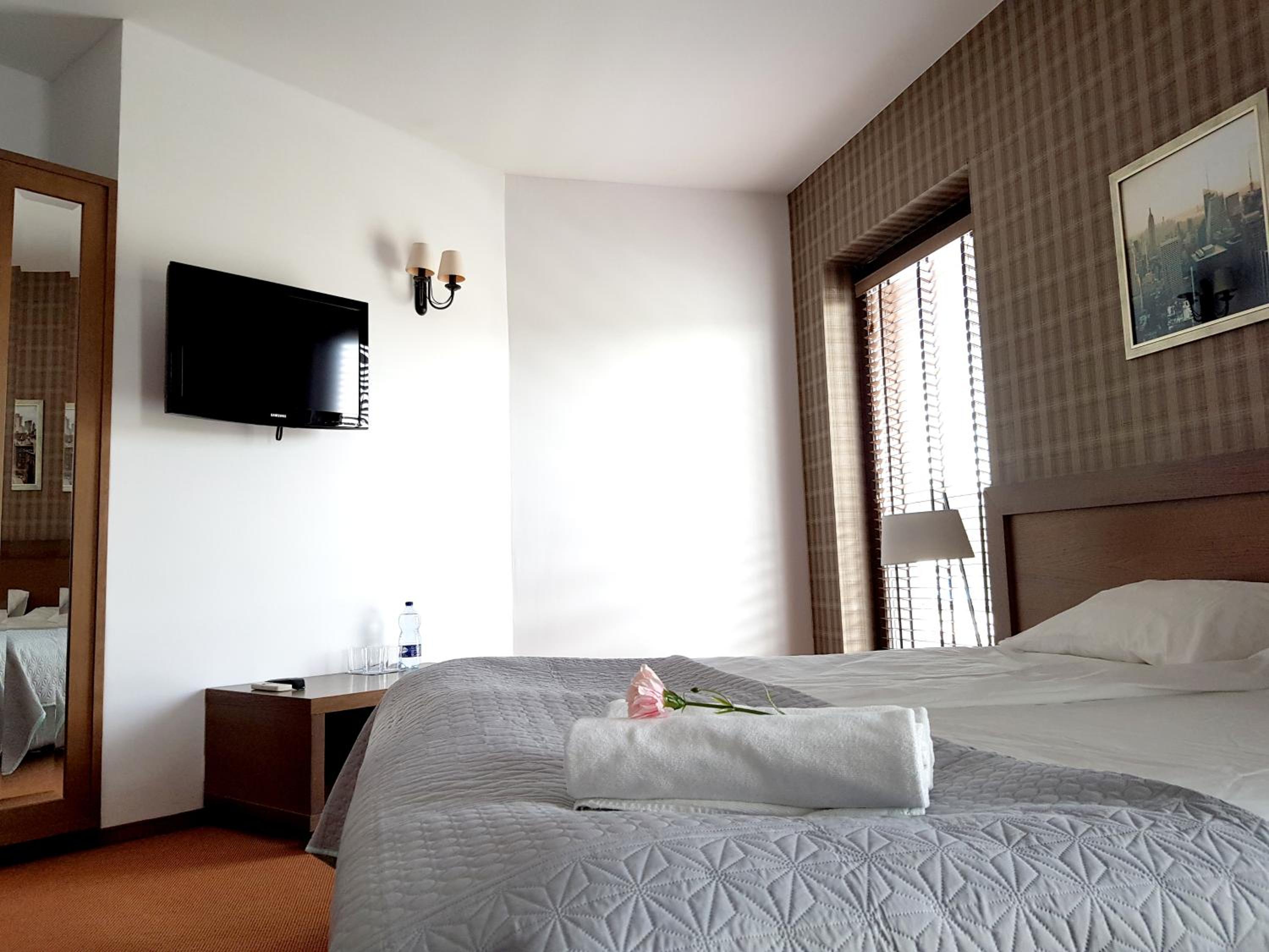 Quadruple Room with Private Bathroom - Photo 5