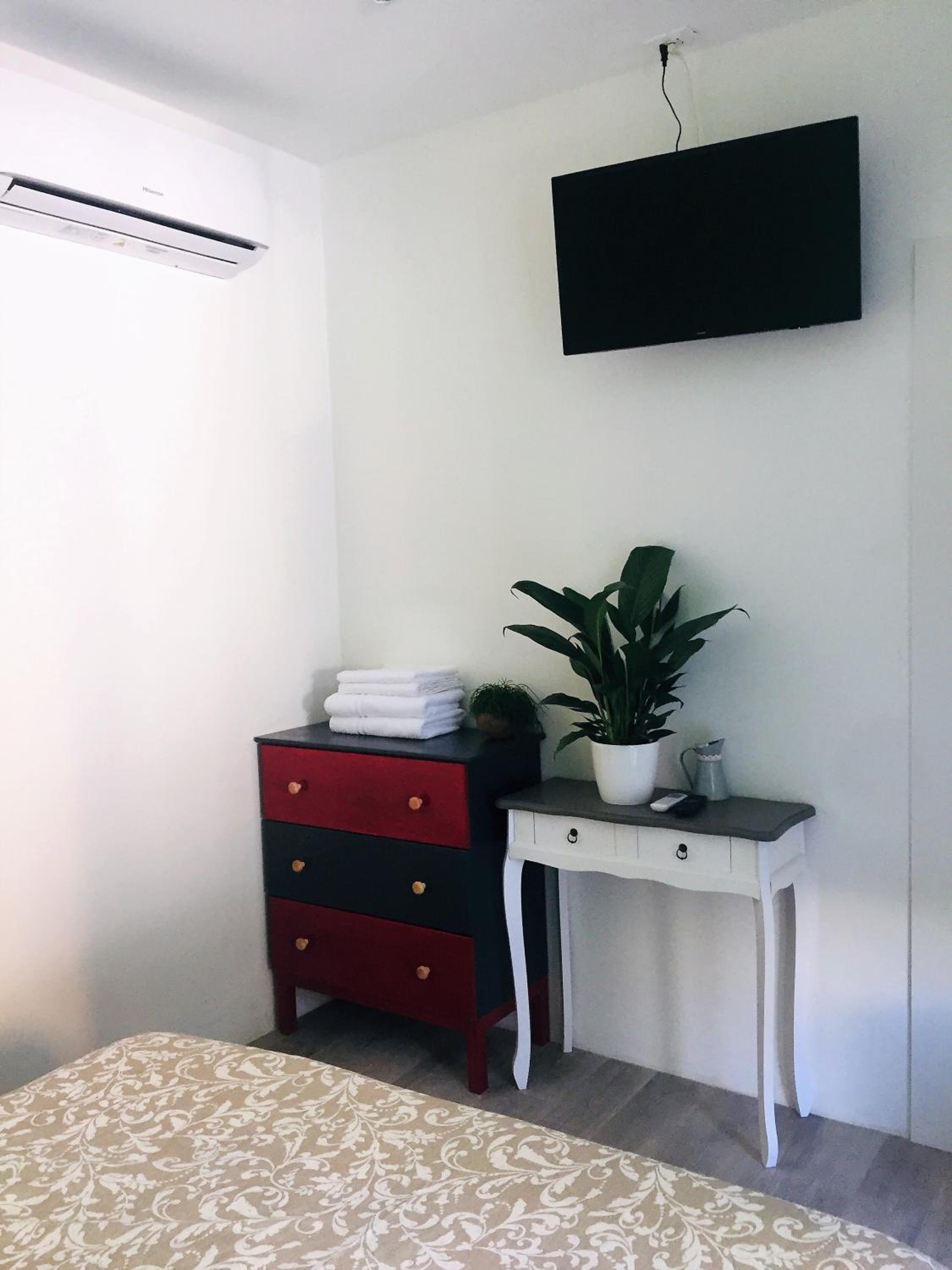 Budget Double Room photo 3