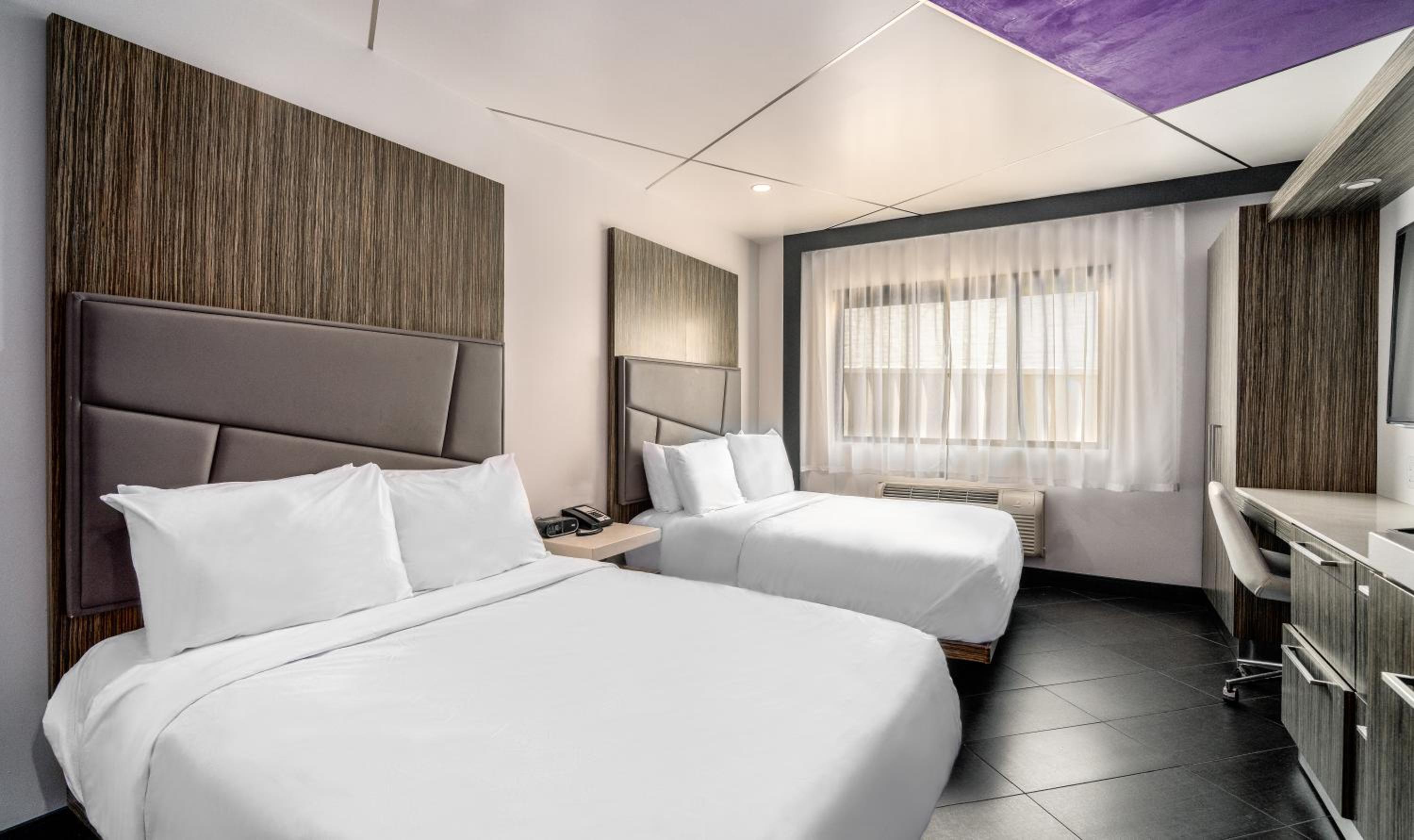 Double Room with Two Double Beds thumbnail 5