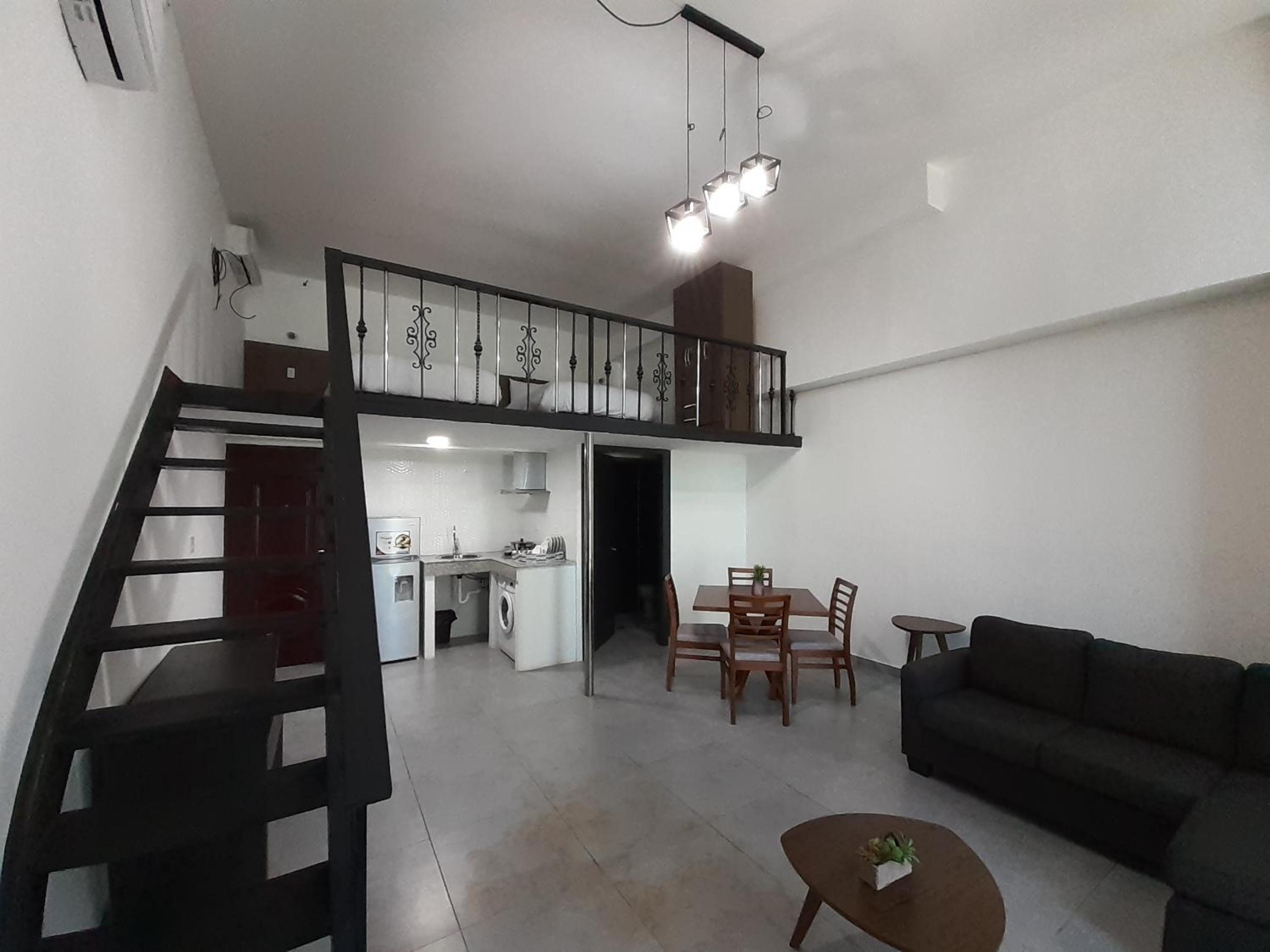 Apartment - Split Level photo 2