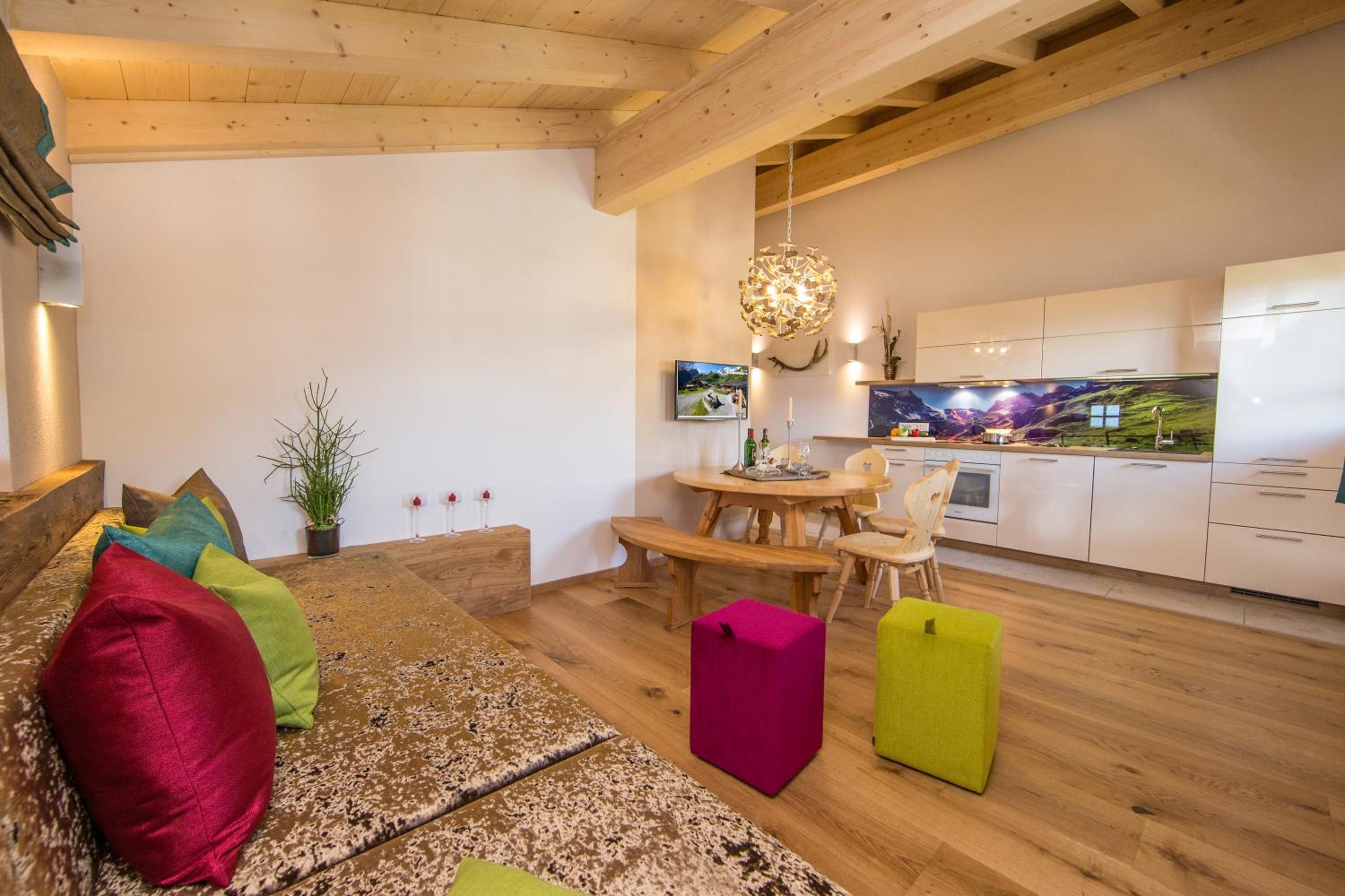 One-Bedroom Apartment with Balcony photo 2