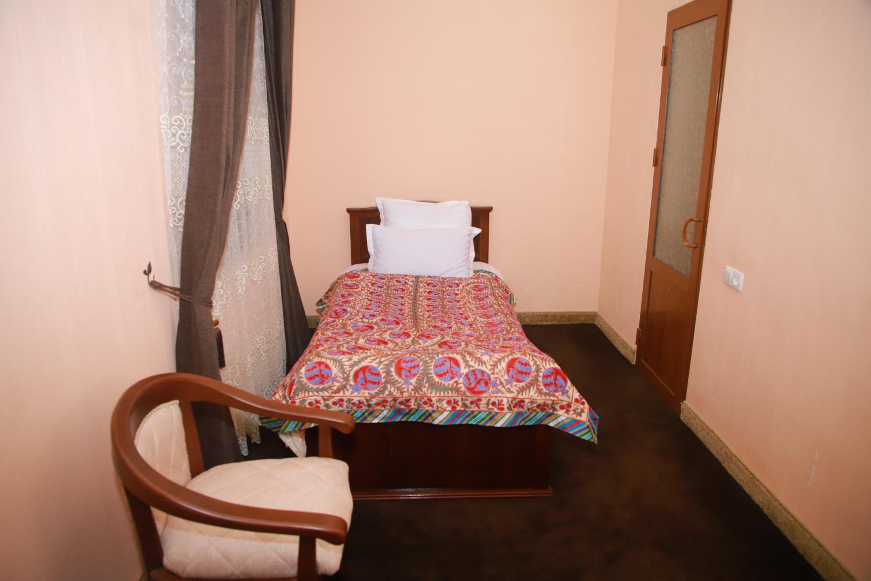 Single Room photo 2