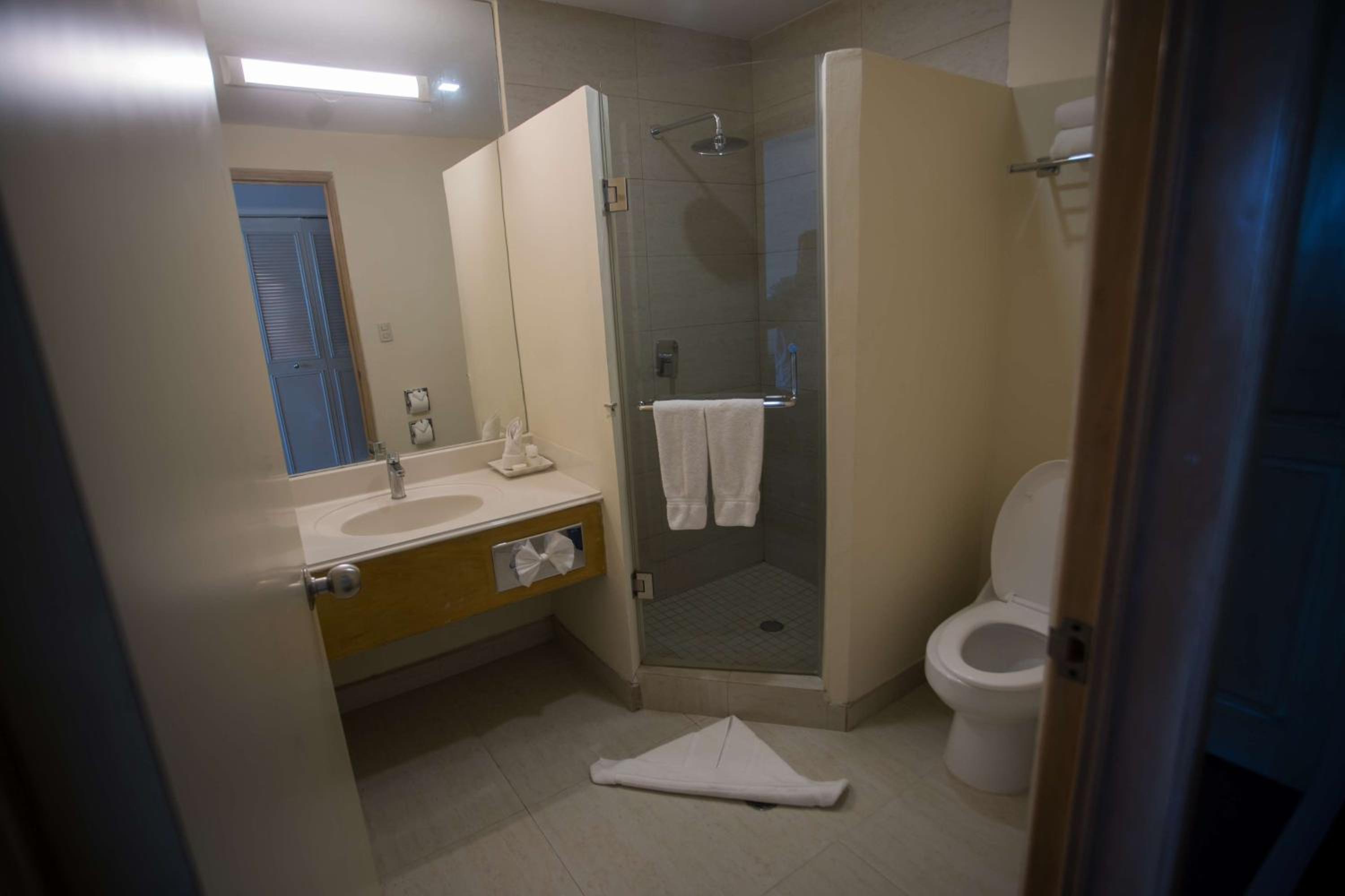 Superior King Room - Photo 6