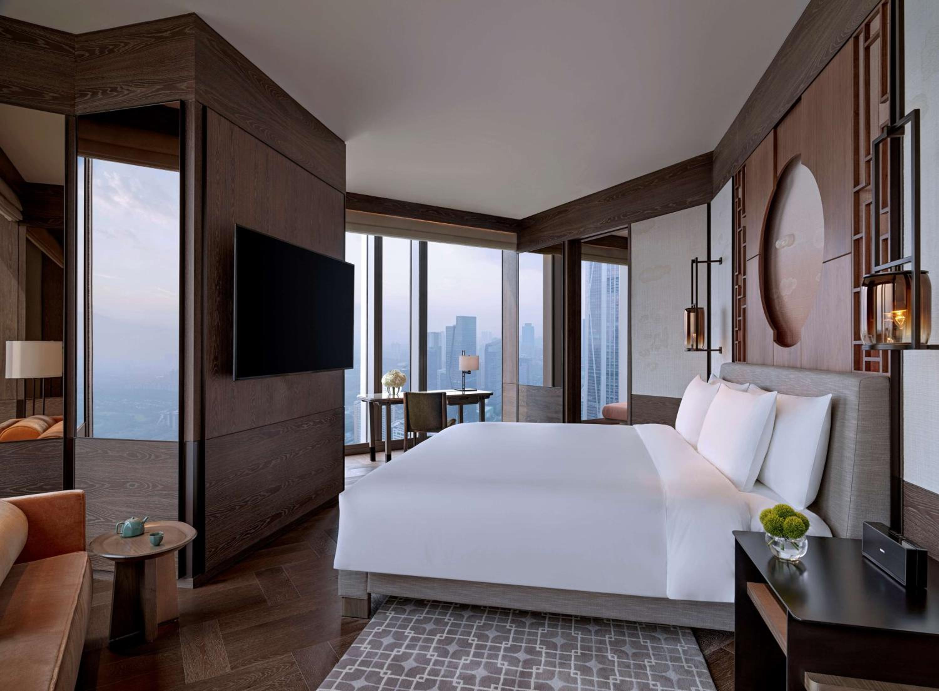 Executive Suite - Photo 8
