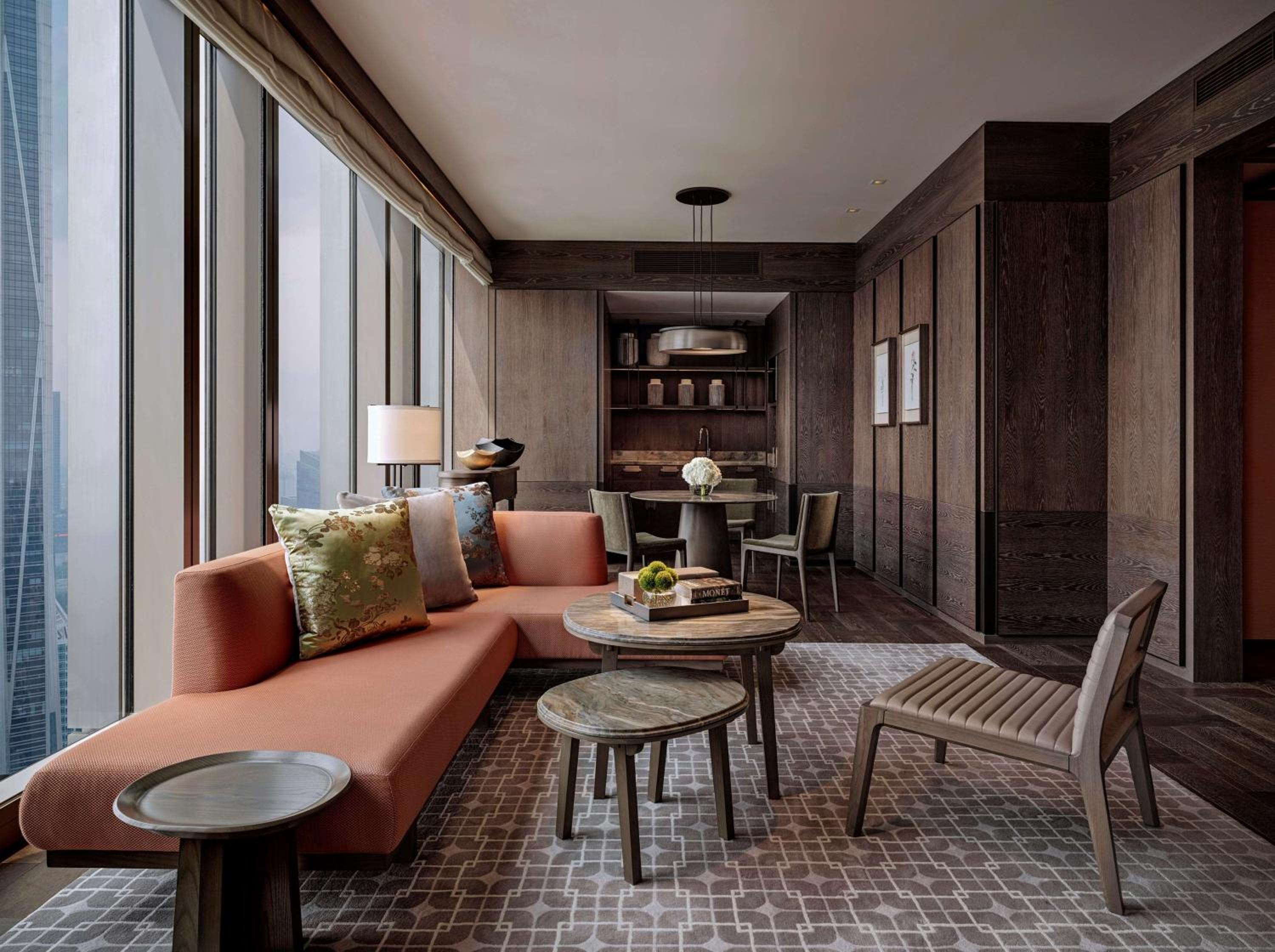 Executive Suite - Photo 7