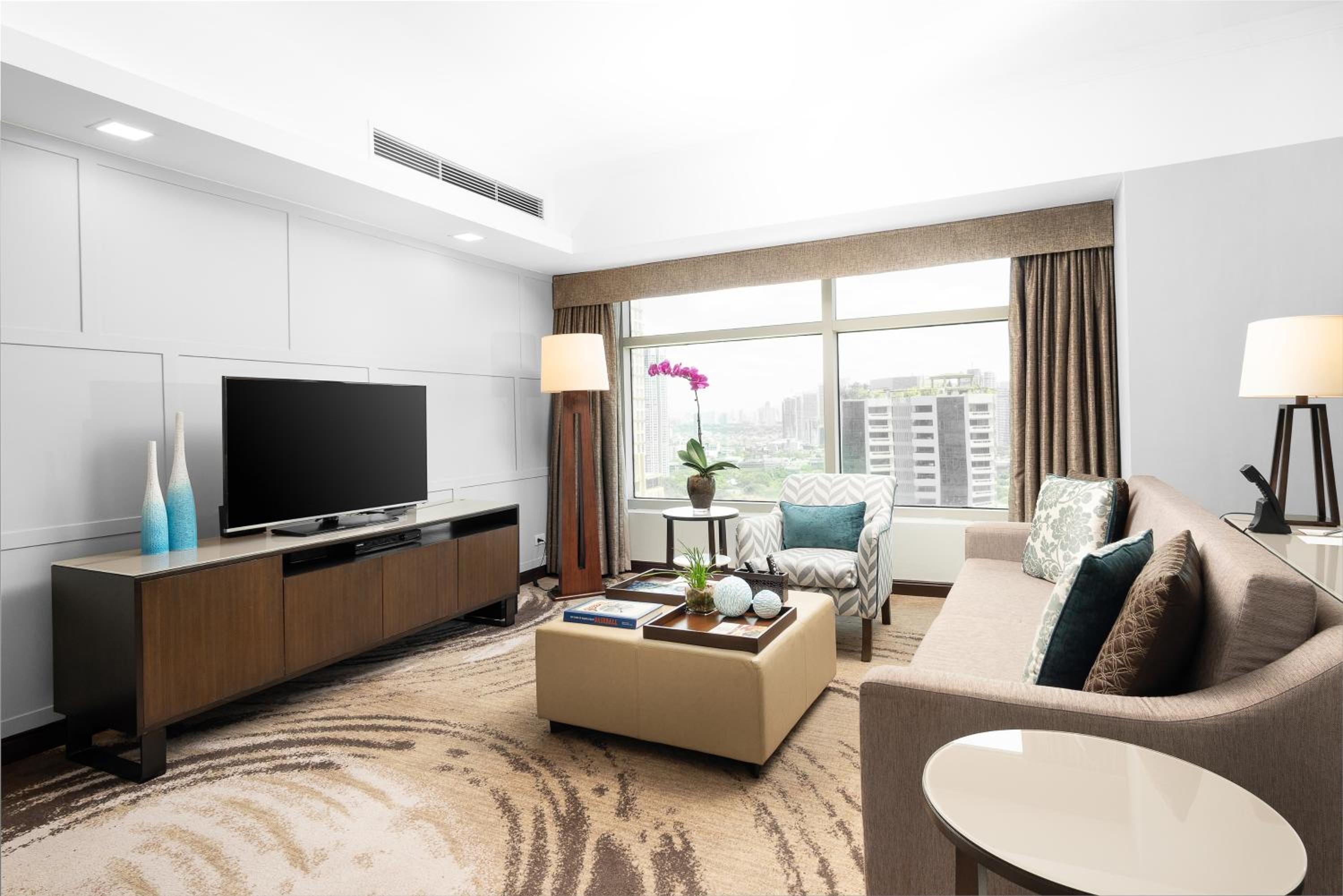 Three-Bedroom Deluxe - Photo 6