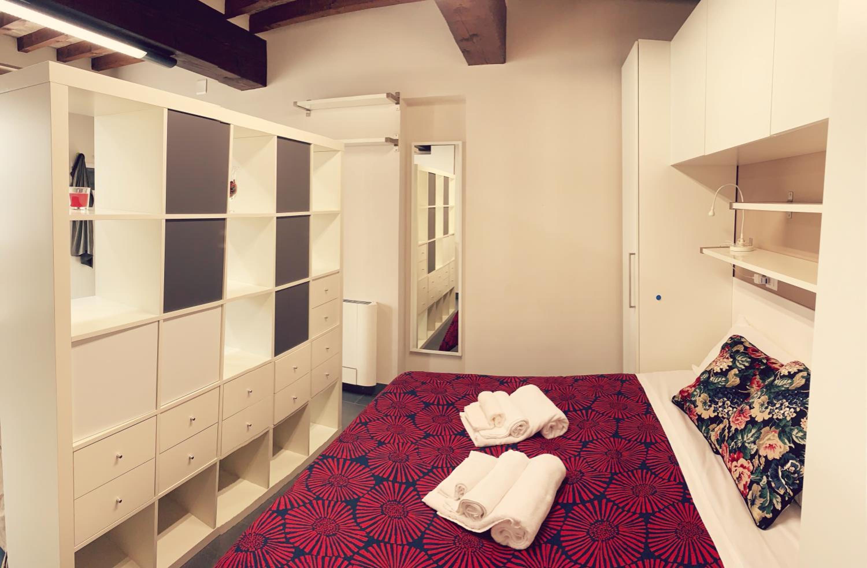 Studio Apartment - Photo 9