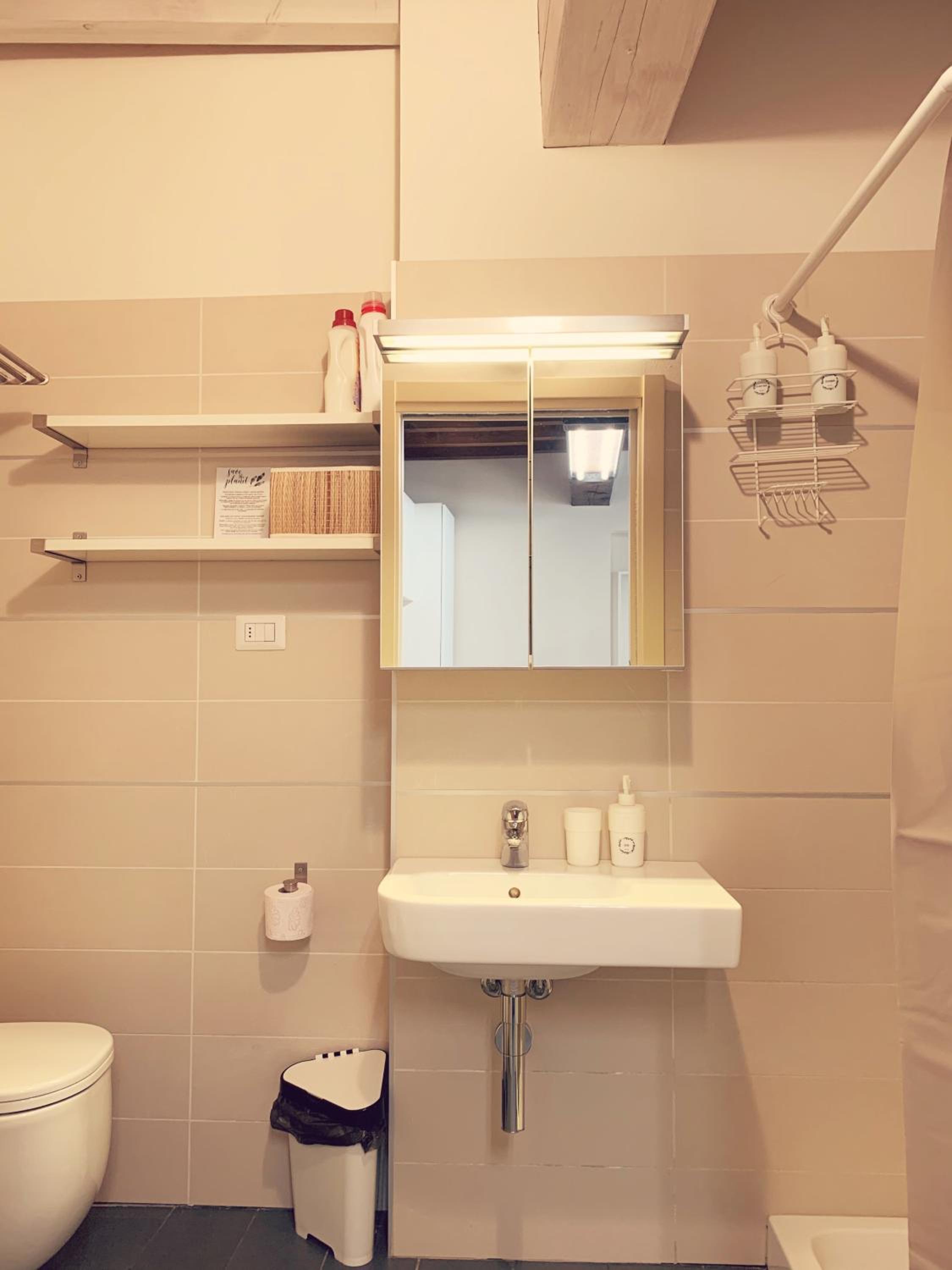 Studio Apartment - Photo 6